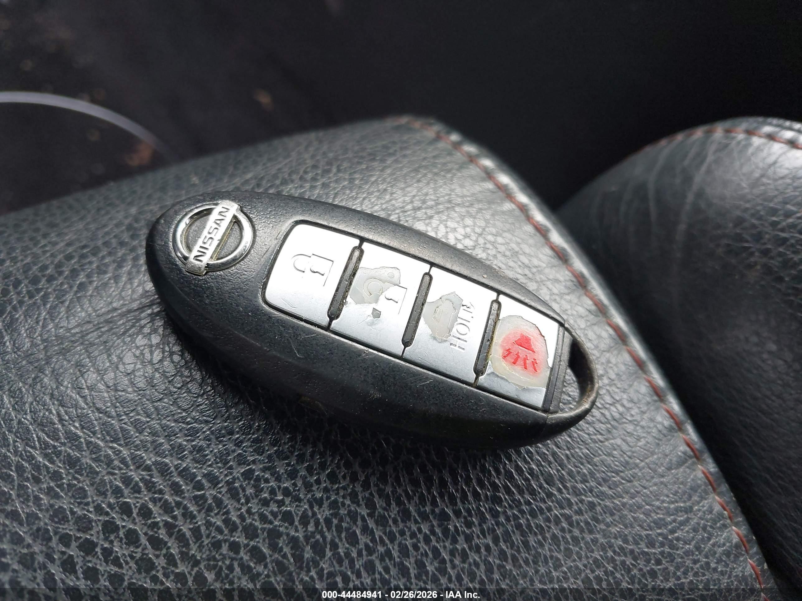 NISSAN MAXIMA image 11