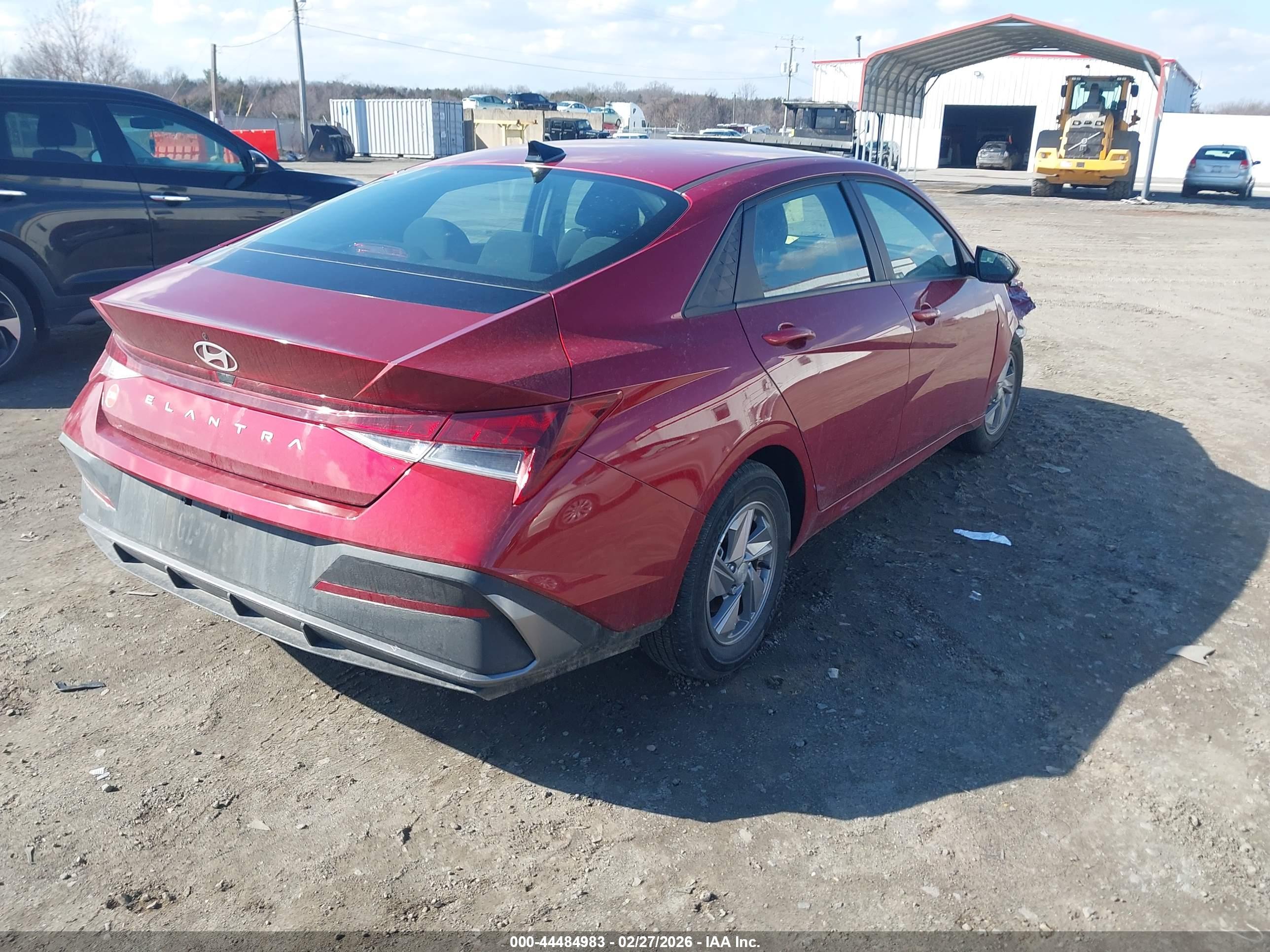 HYUNDAI ELANTRA image 4