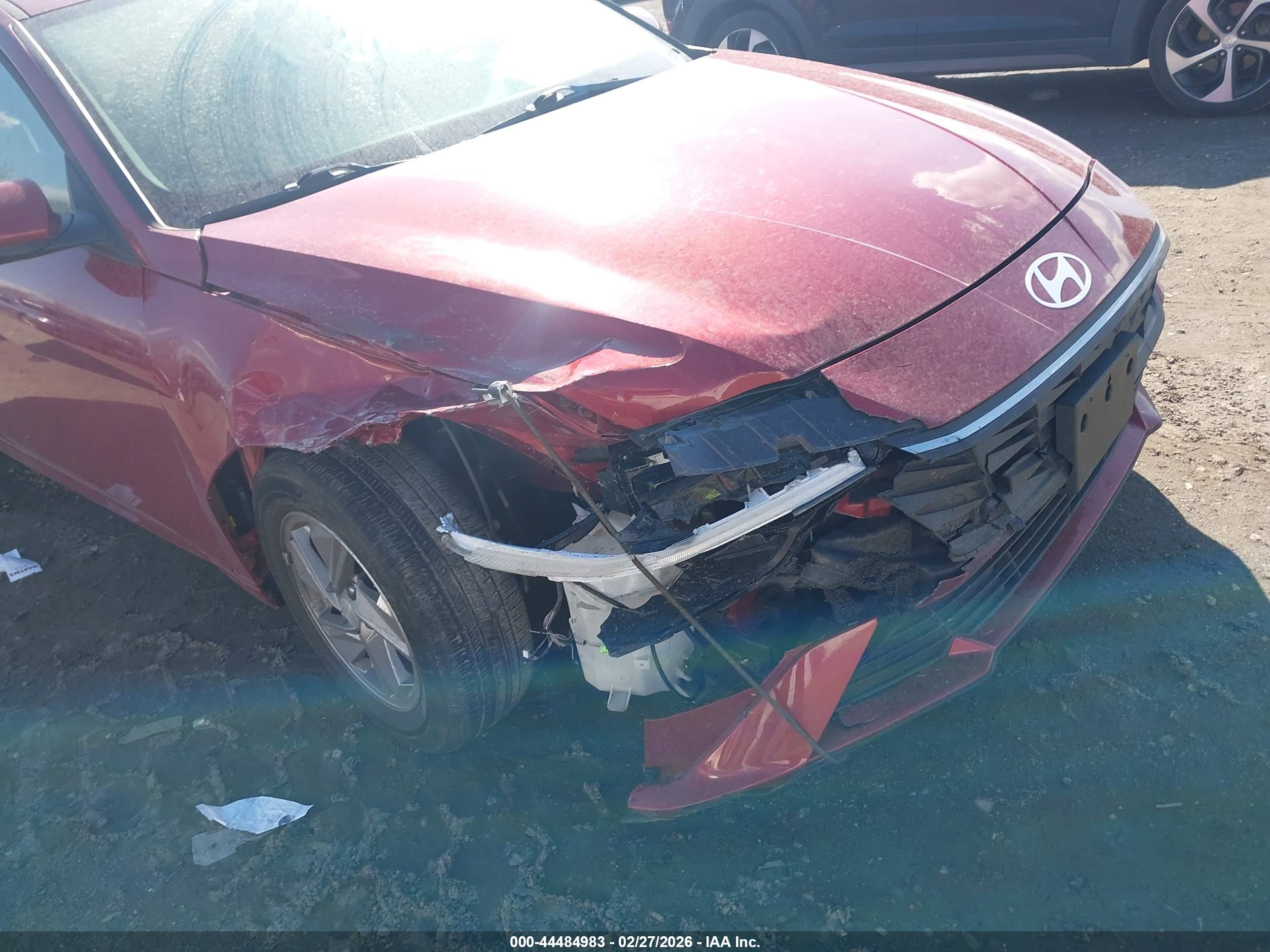 HYUNDAI ELANTRA image 6