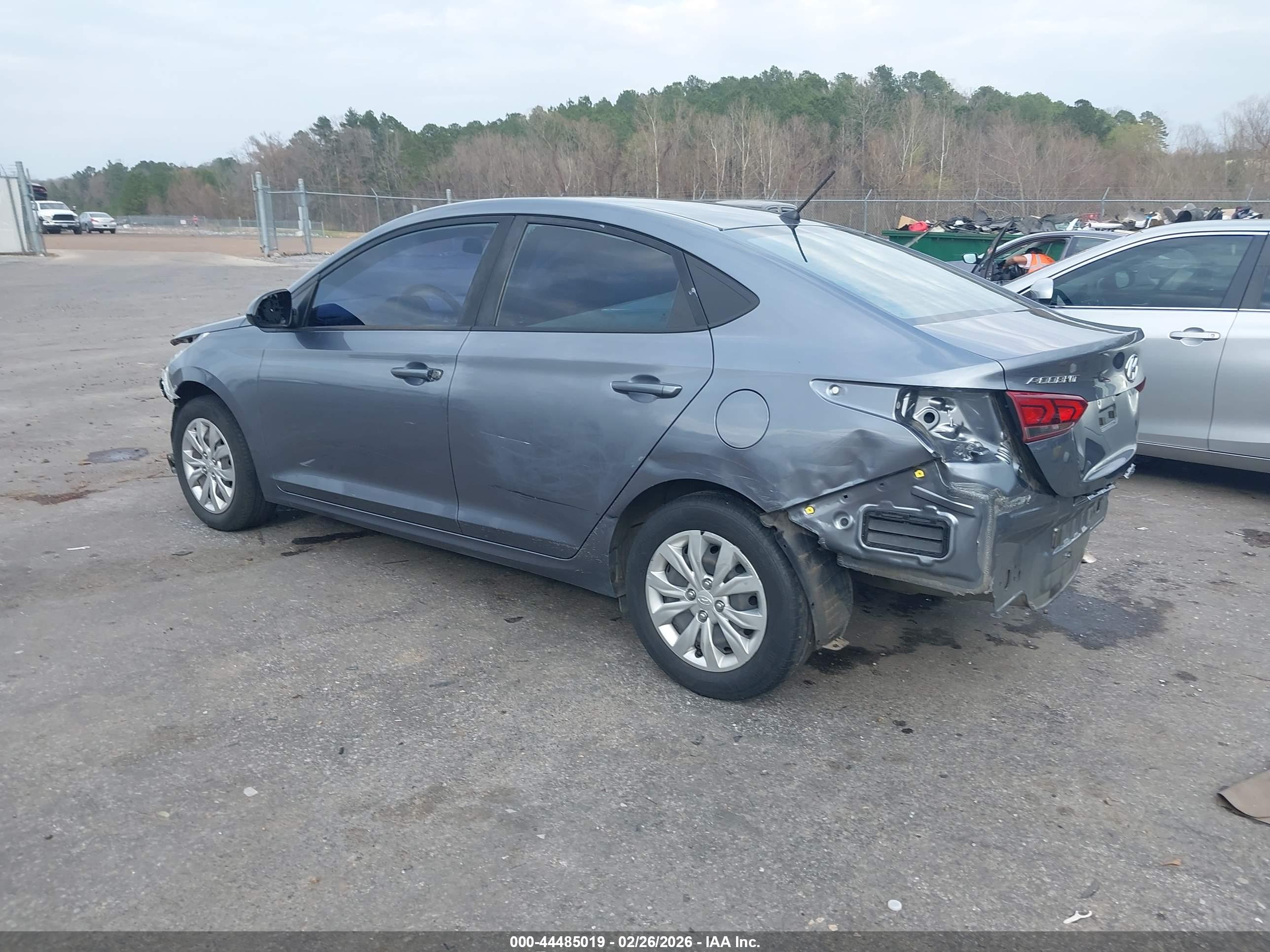 HYUNDAI ACCENT image 3