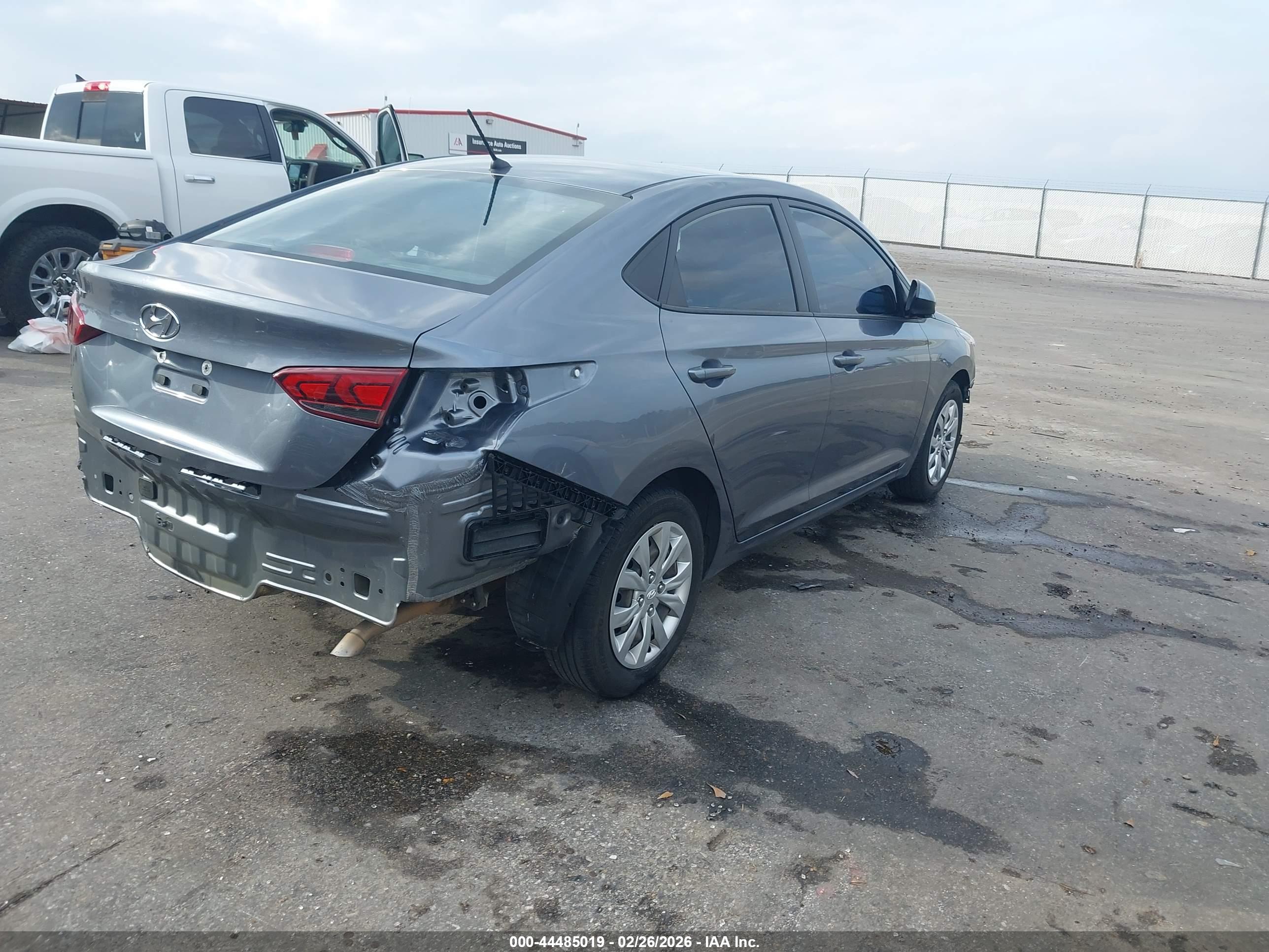 HYUNDAI ACCENT image 4