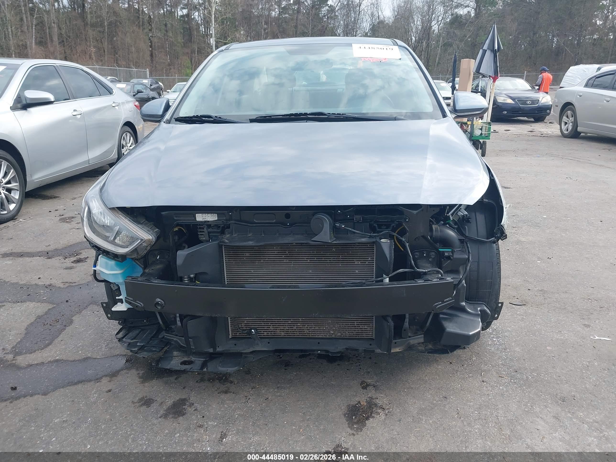 HYUNDAI ACCENT image 6