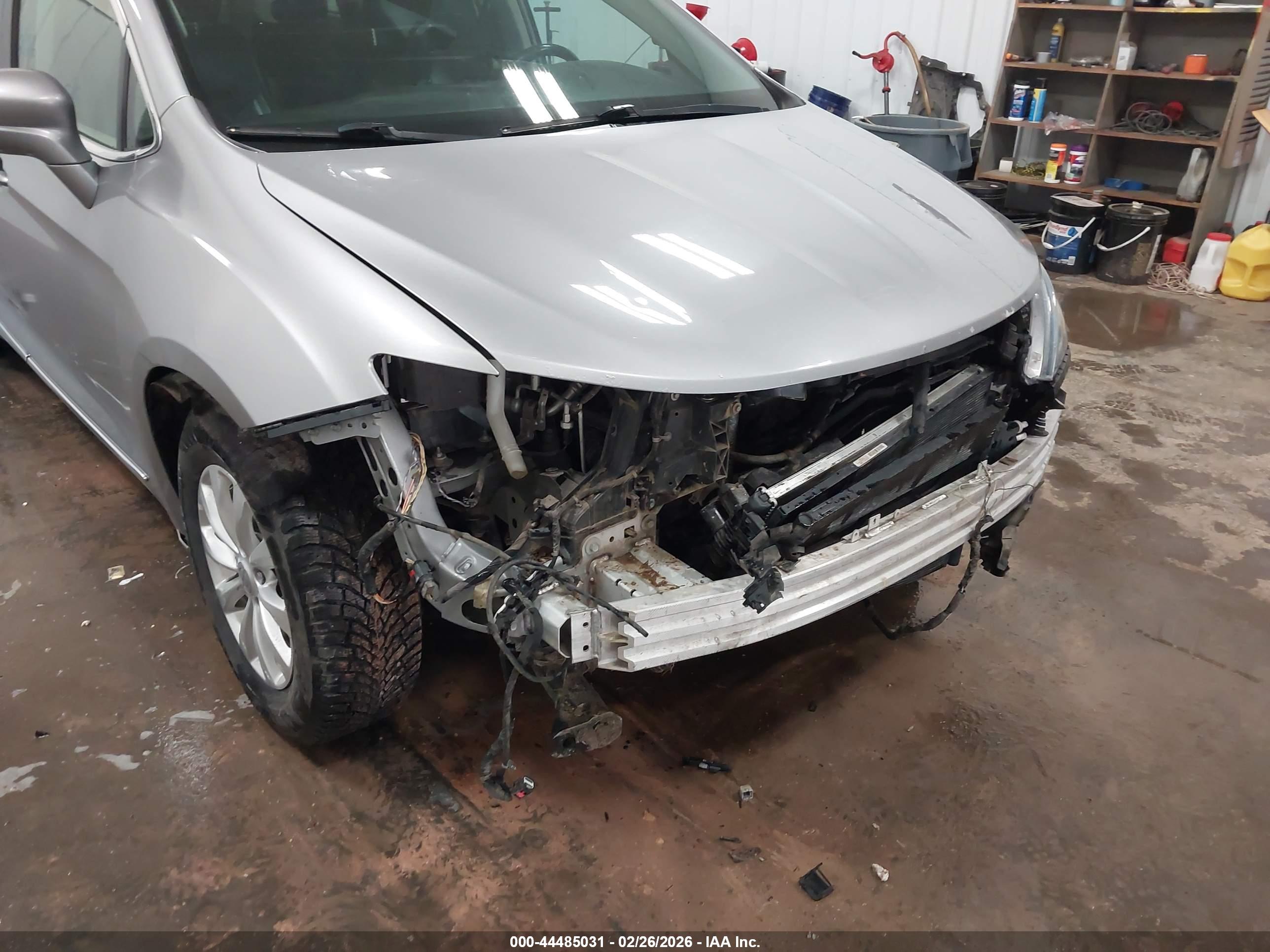 CHRYSLER PACIFICA image 6