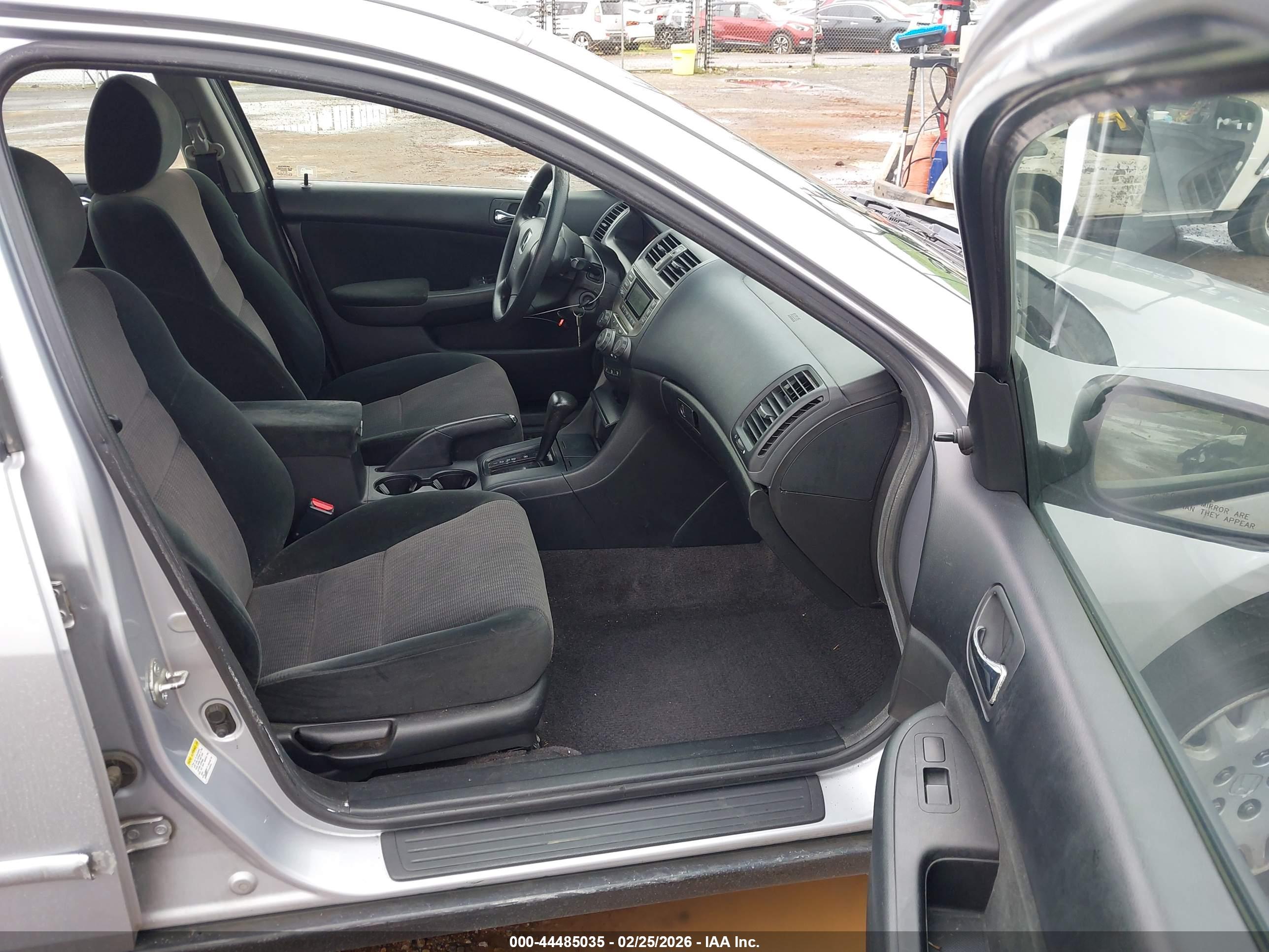 HONDA ACCORD image 5