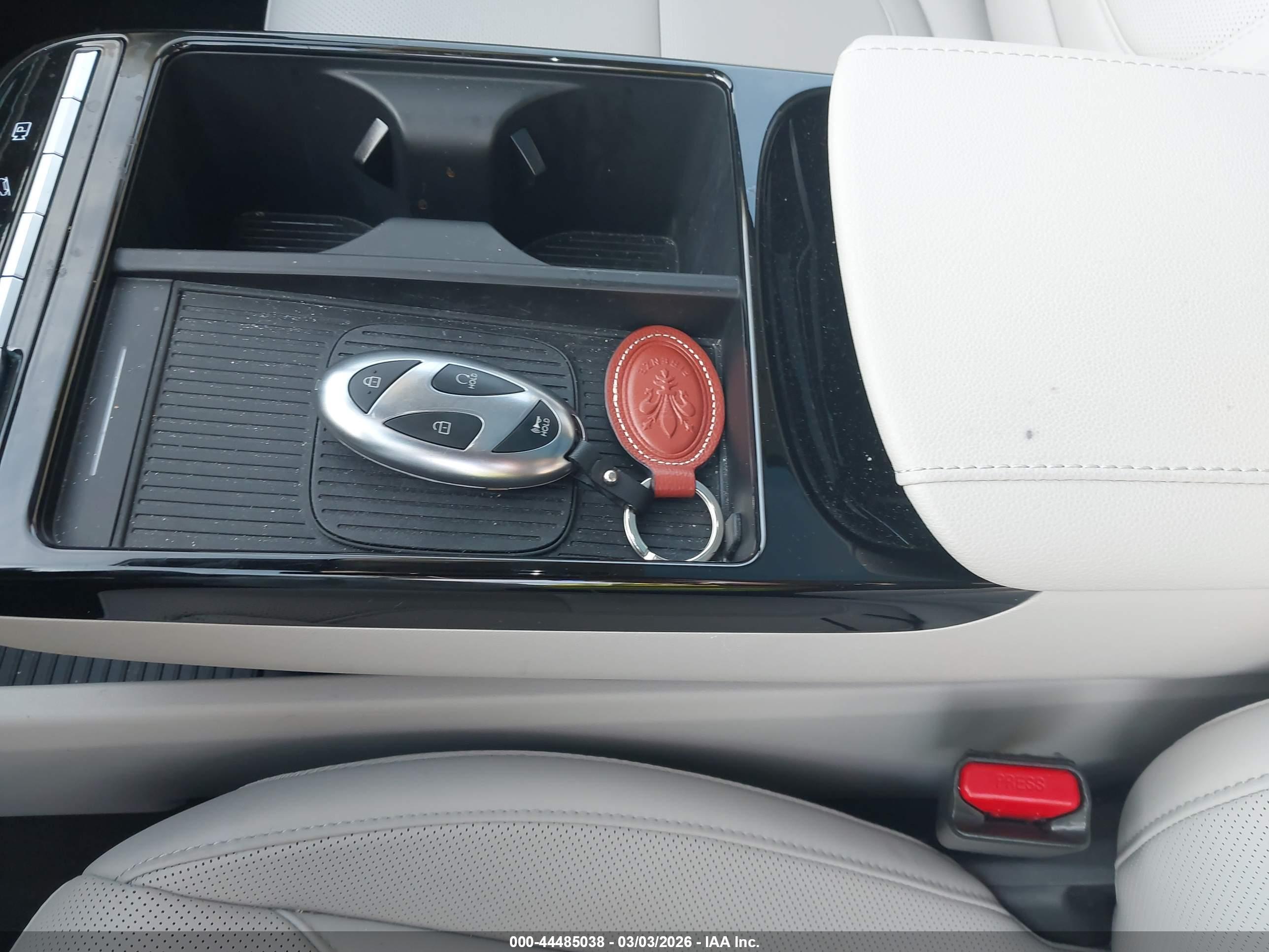 HYUNDAI TUCSON image 11