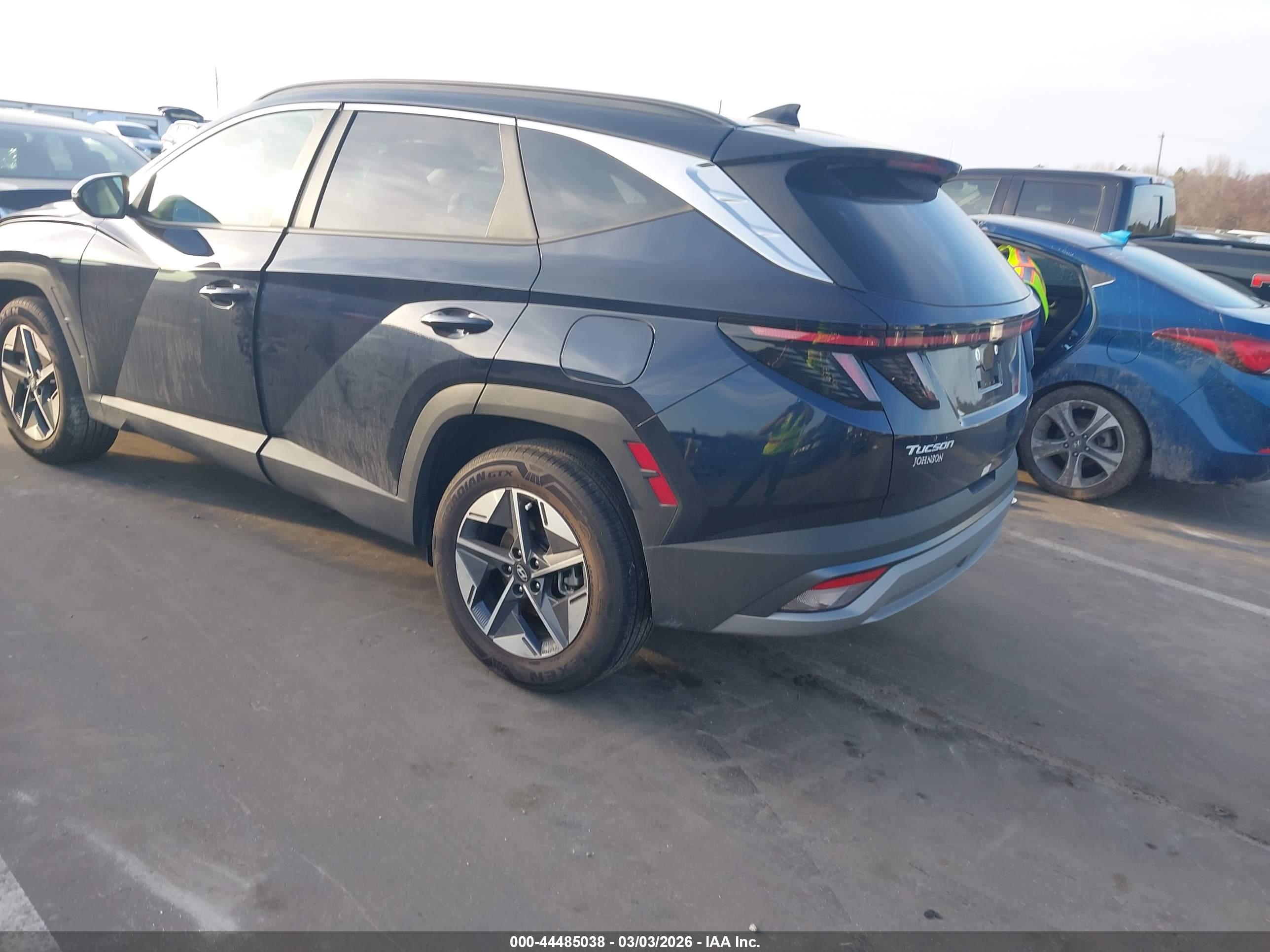HYUNDAI TUCSON image 3