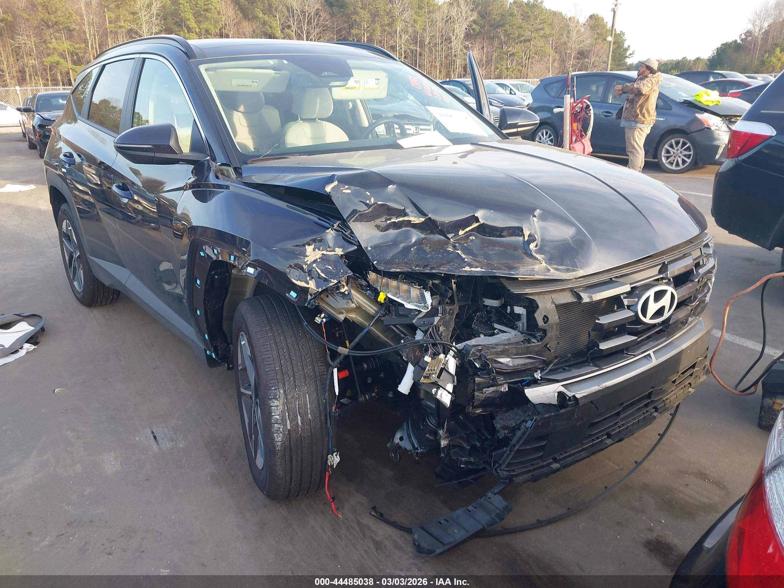 HYUNDAI TUCSON image 6