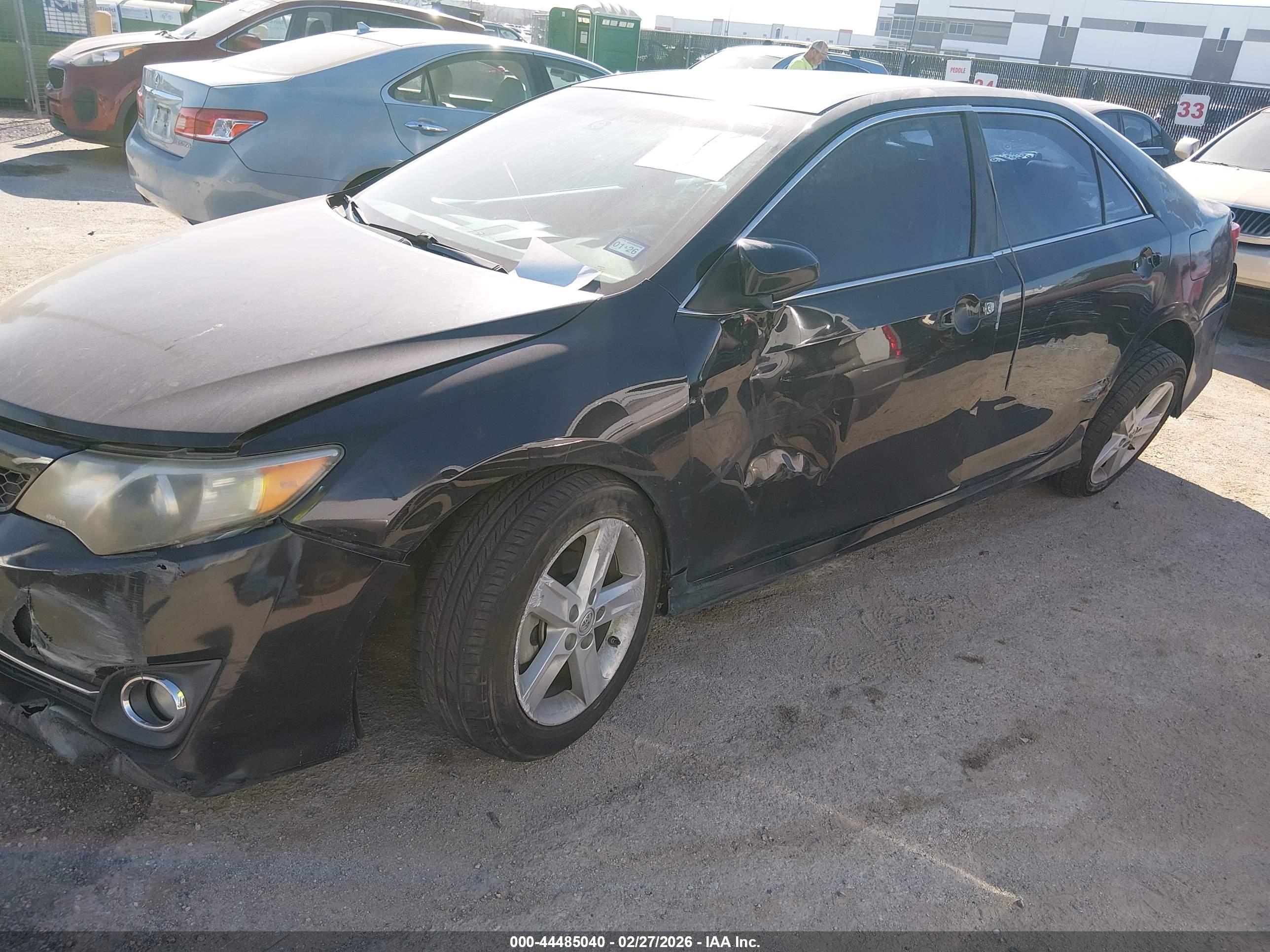 TOYOTA CAMRY image 6