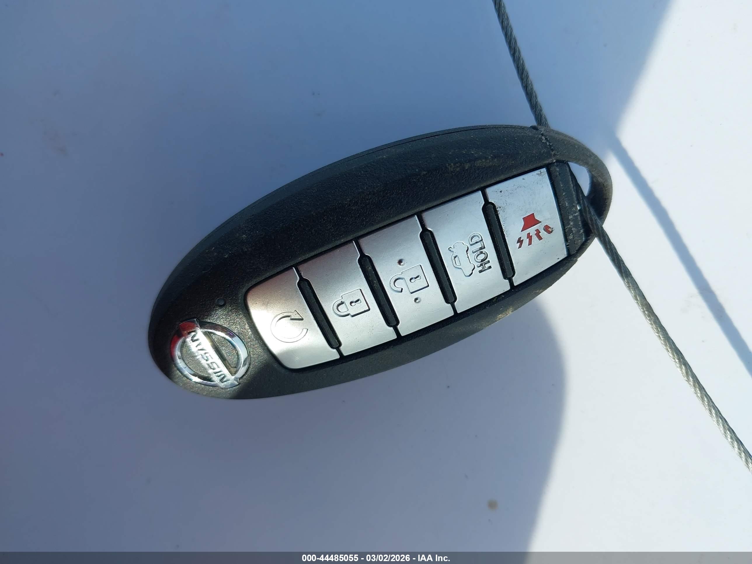 NISSAN MAXIMA image 11