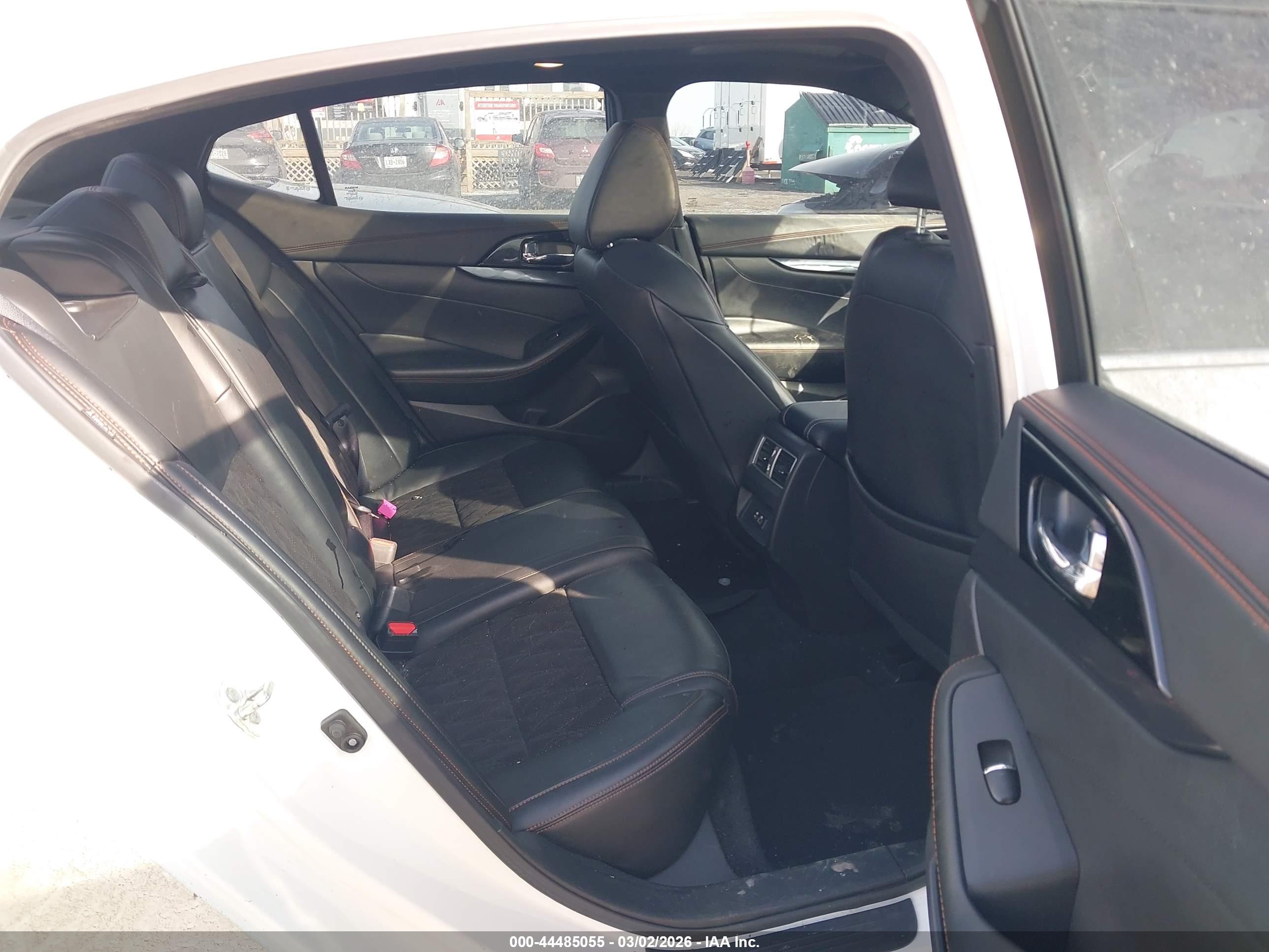 NISSAN MAXIMA image 8
