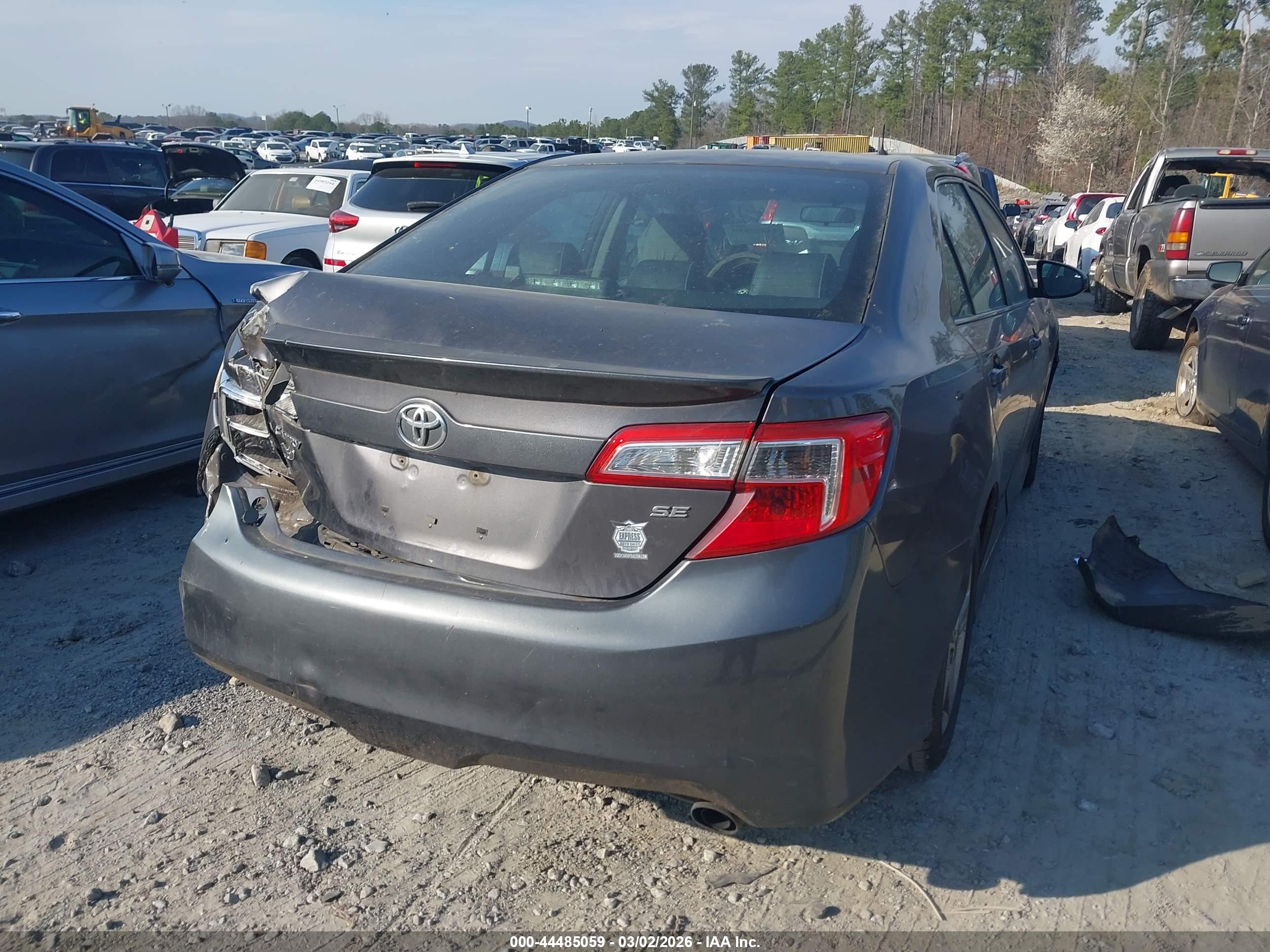 TOYOTA CAMRY image 4