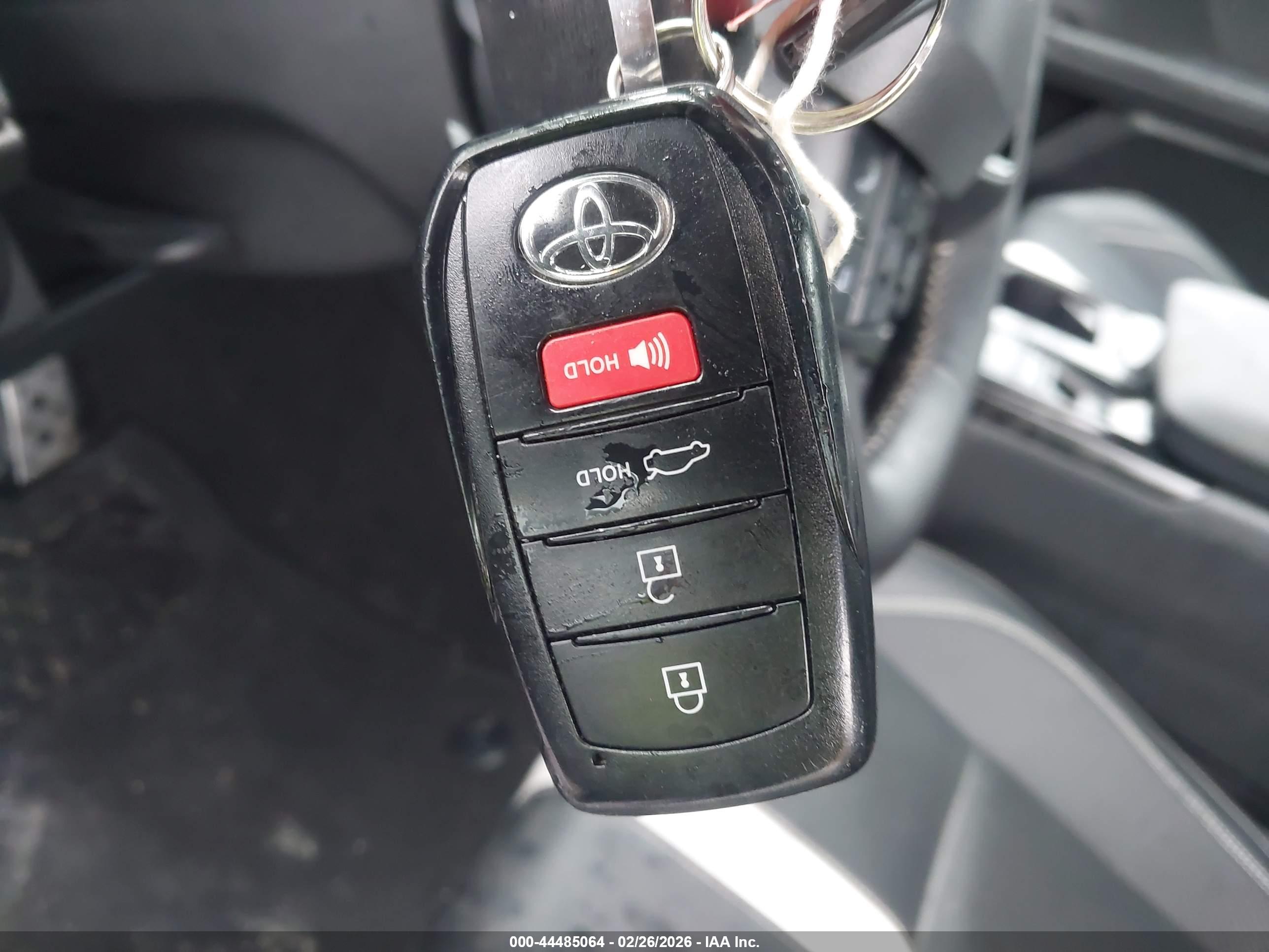 TOYOTA CAMRY image 11
