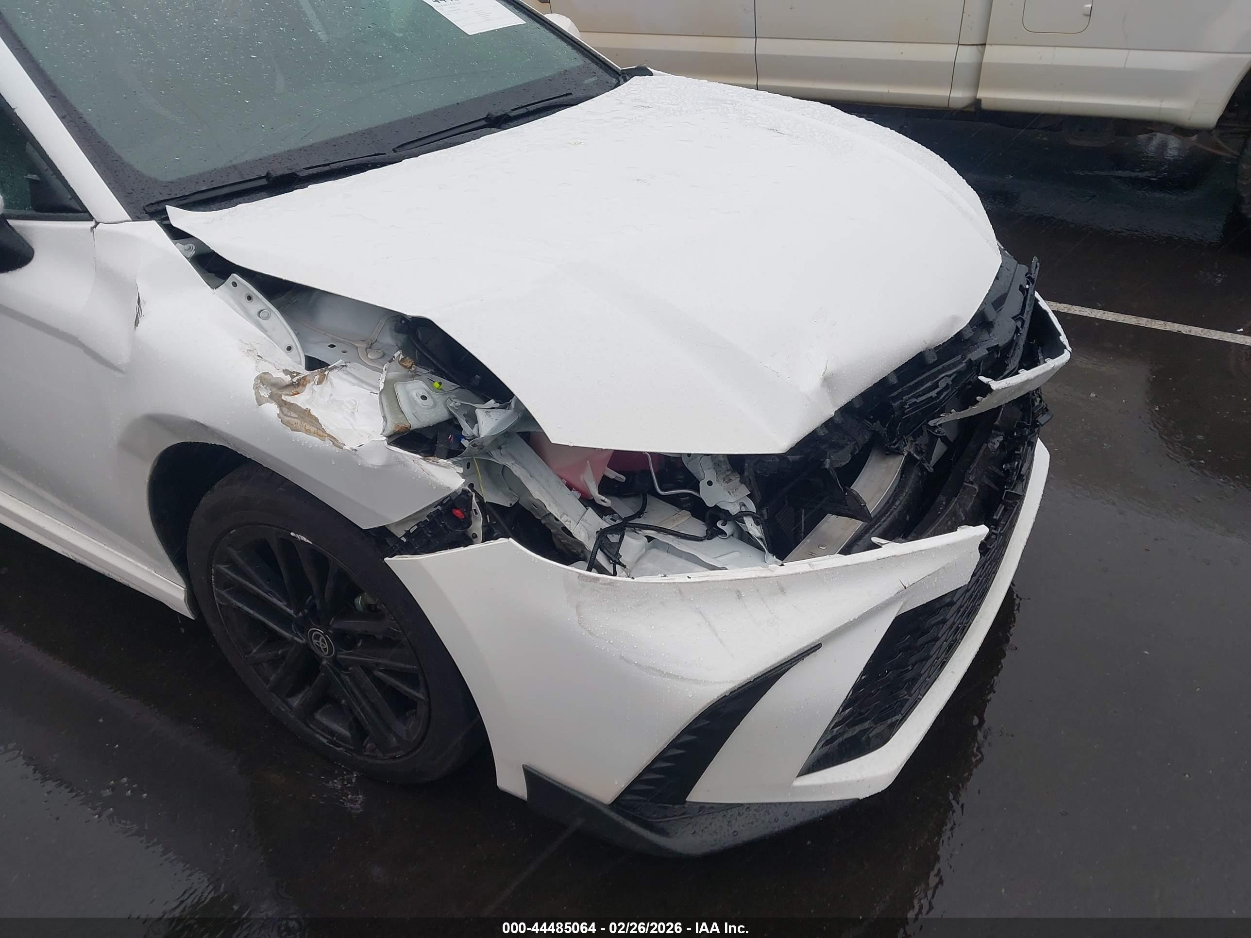 TOYOTA CAMRY image 6
