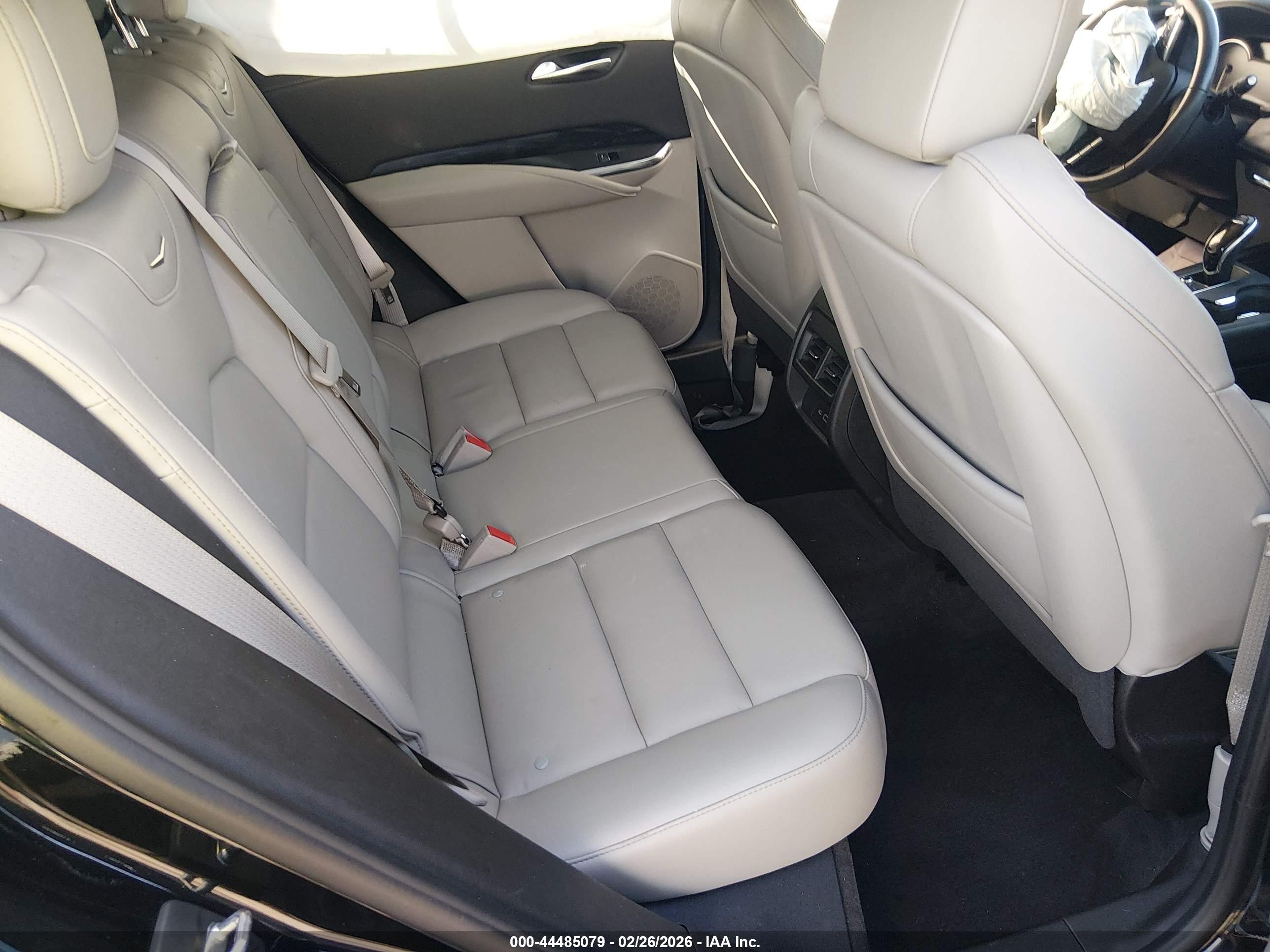 CADILLAC XT4 image 8
