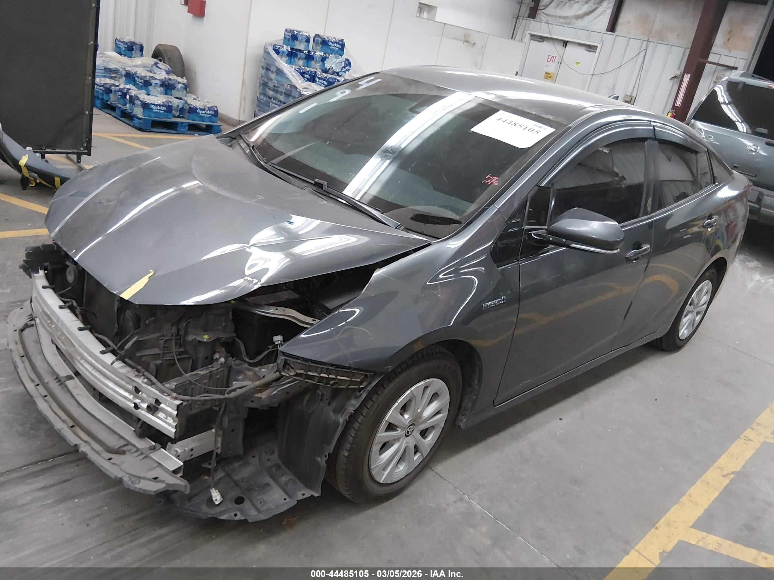 TOYOTA PRIUS image 2