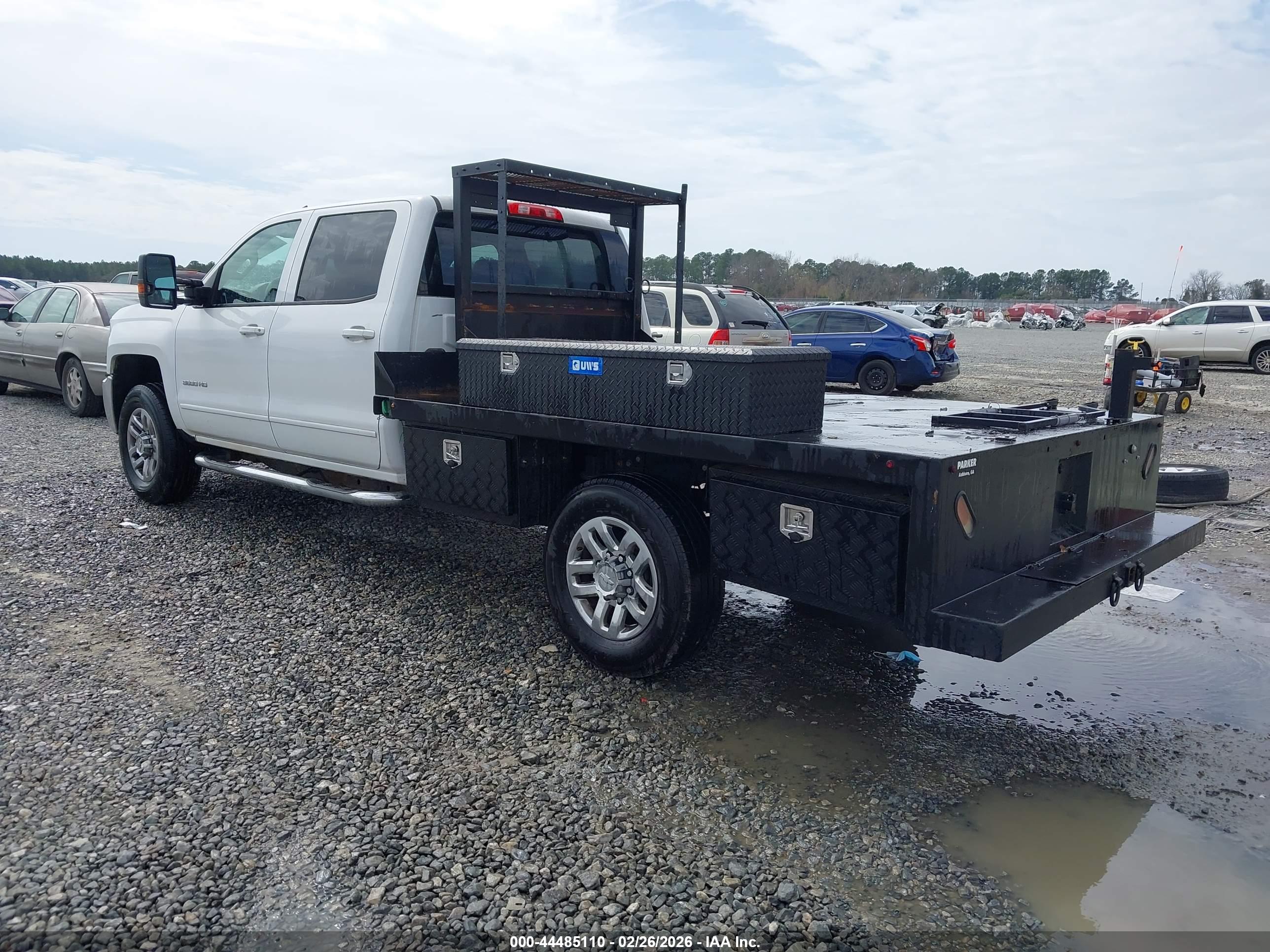 CHEVROLET SILVERADO image 3