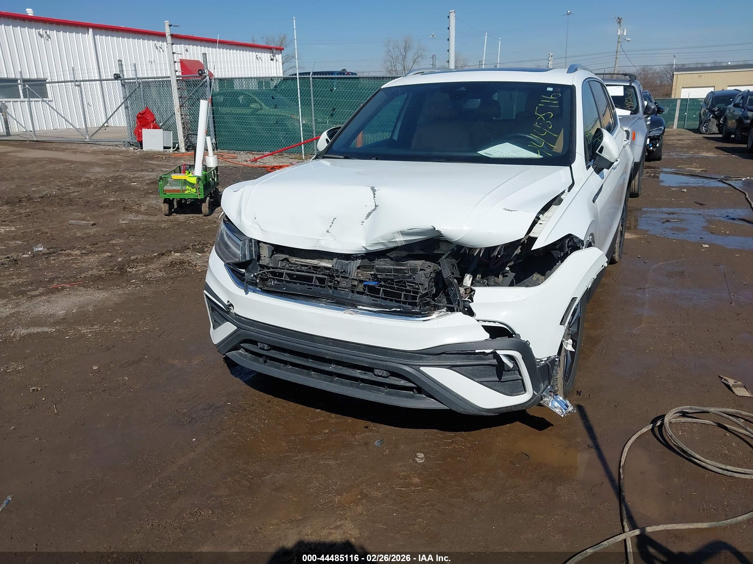 VOLKSWAGEN TIGUAN image 6