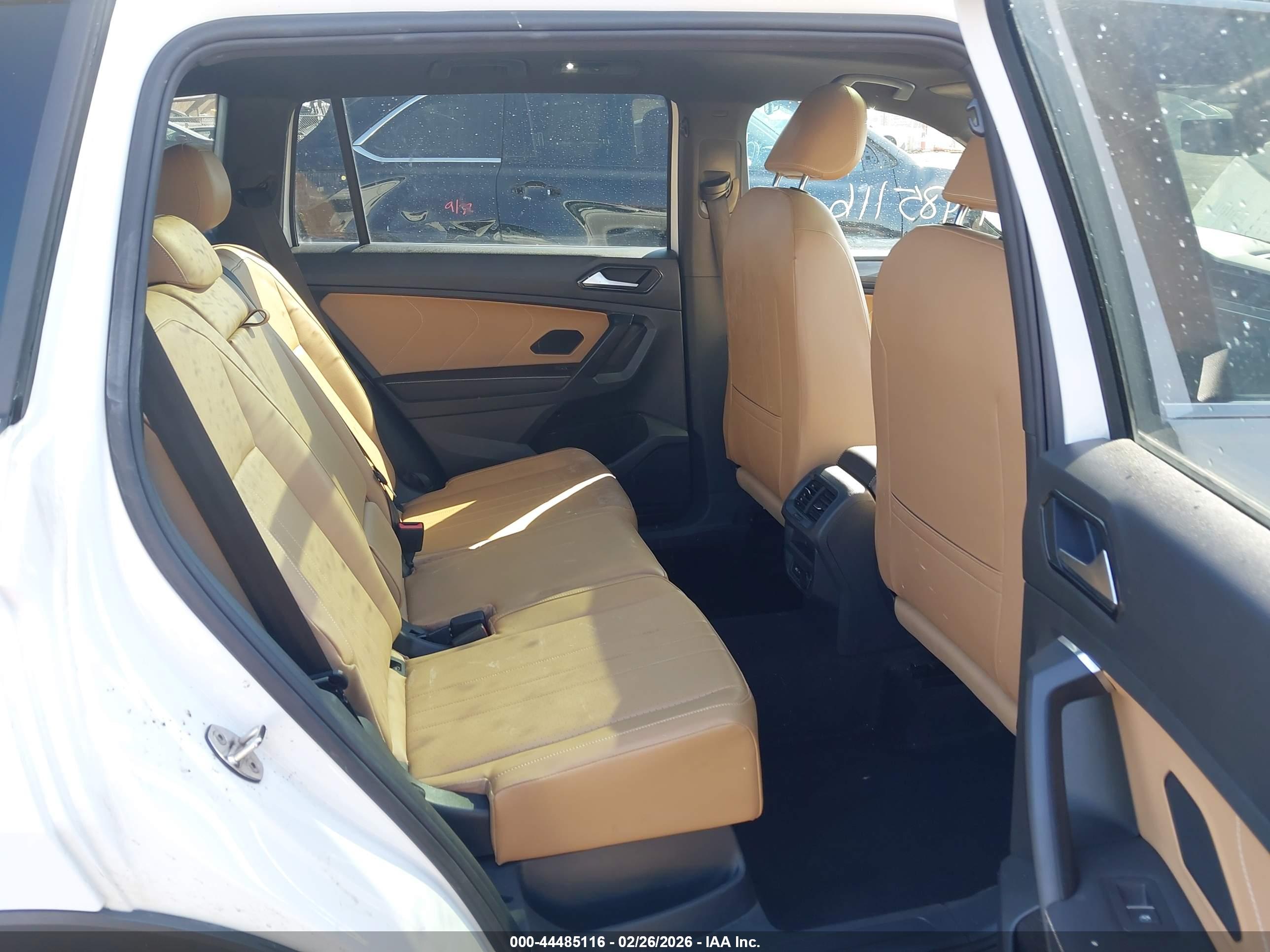 VOLKSWAGEN TIGUAN image 8