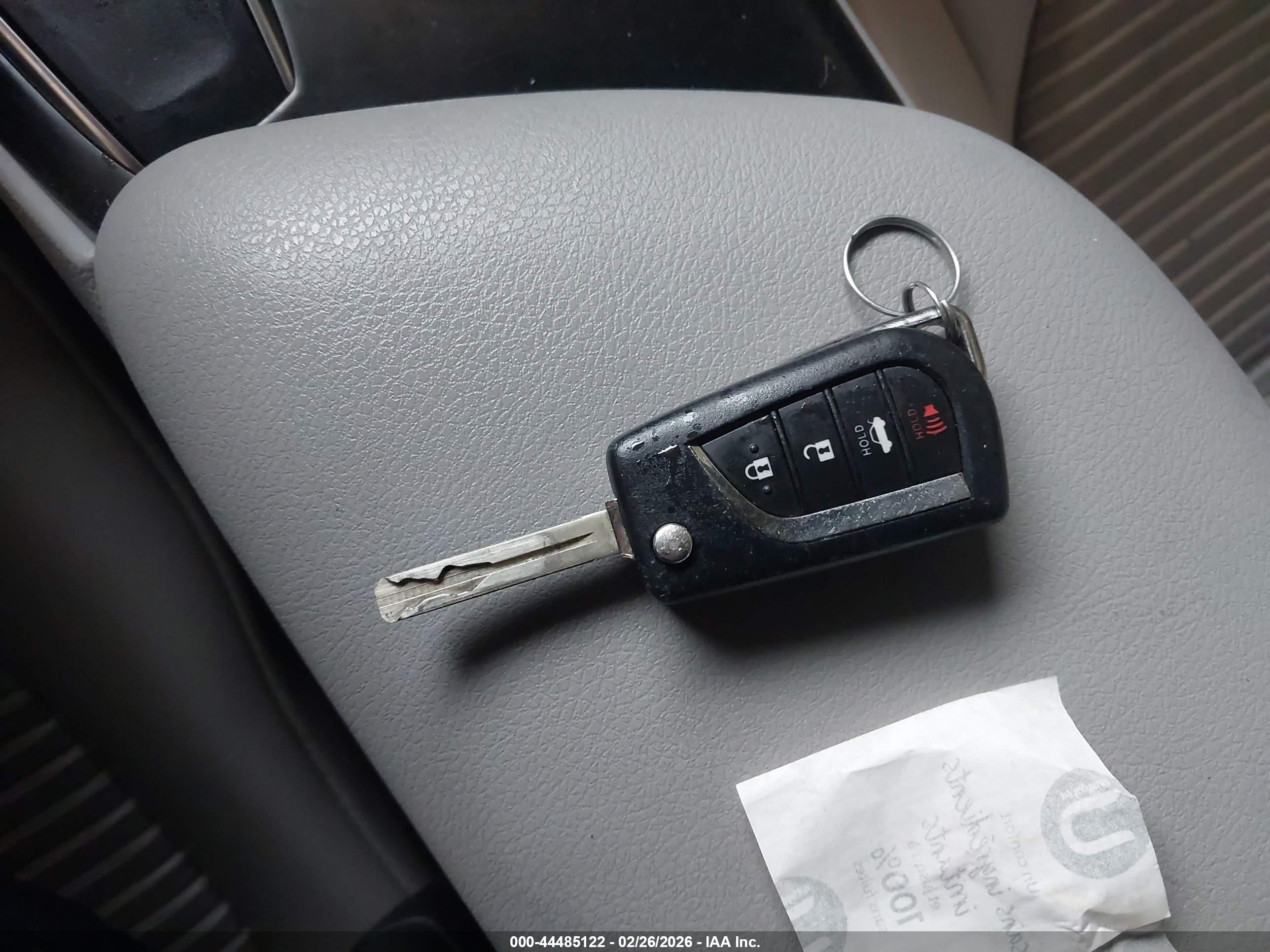 TOYOTA CAMRY image 11