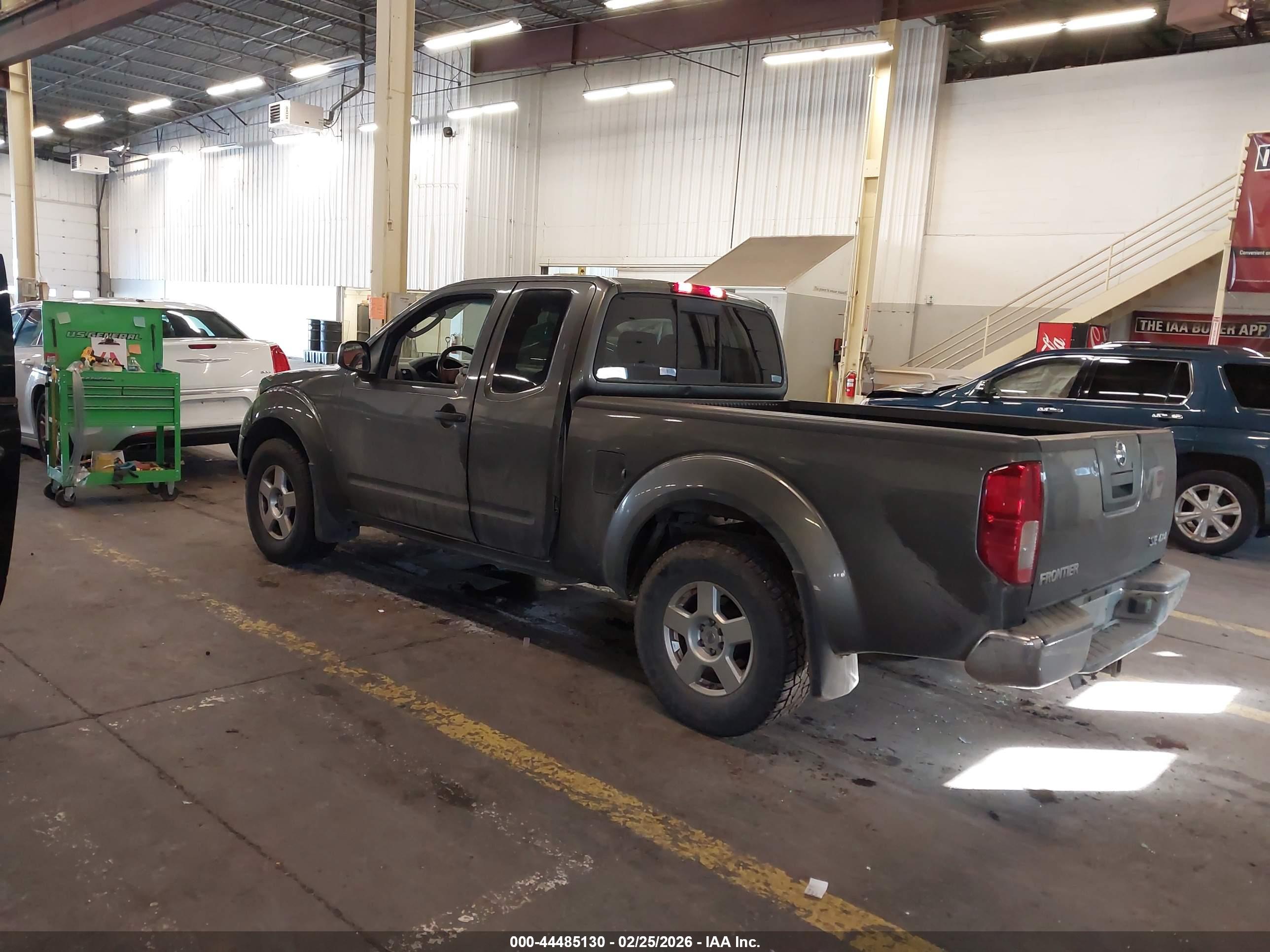 NISSAN FRONTIER image 3