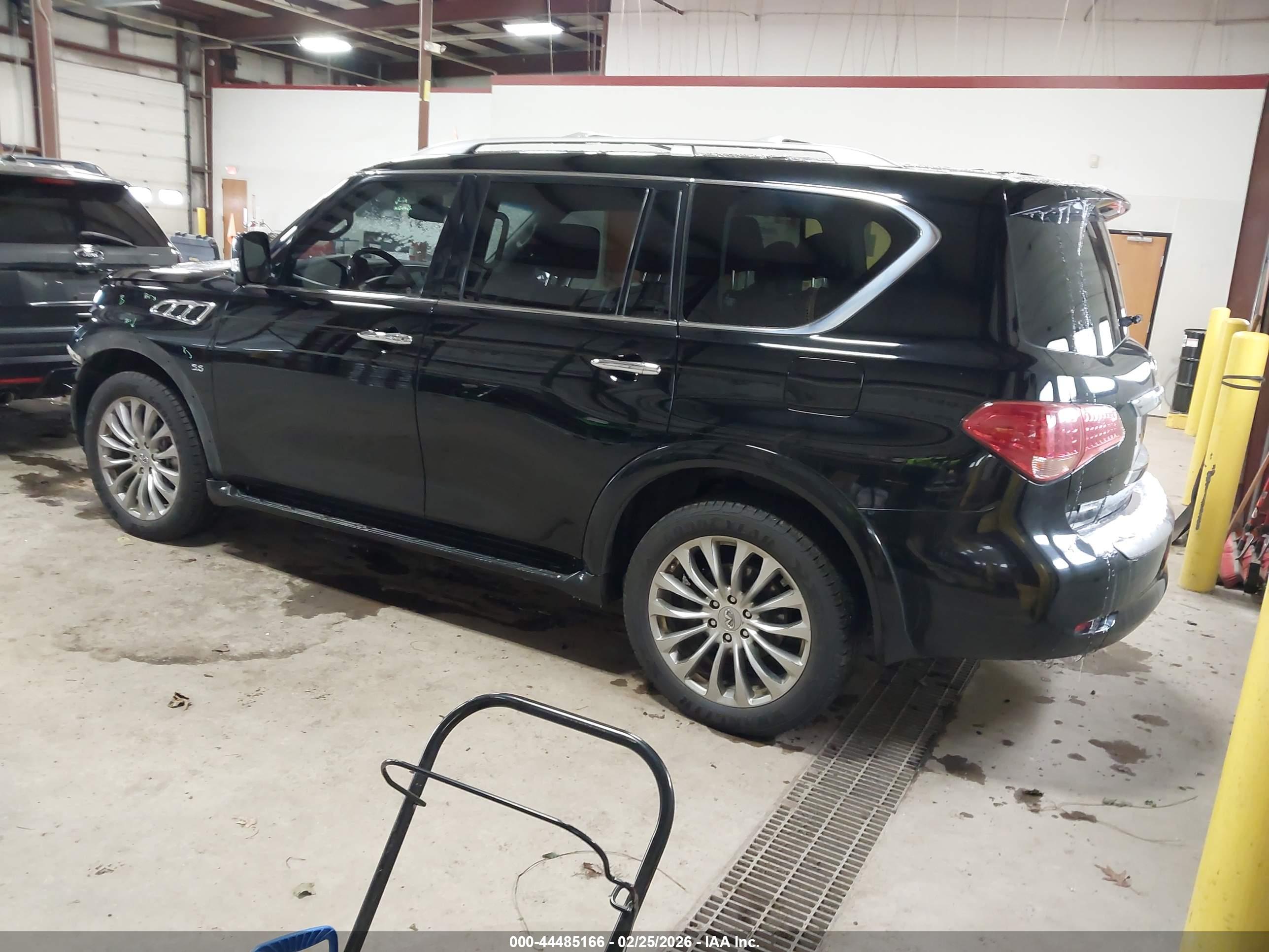 INFINITI QX80 image 3