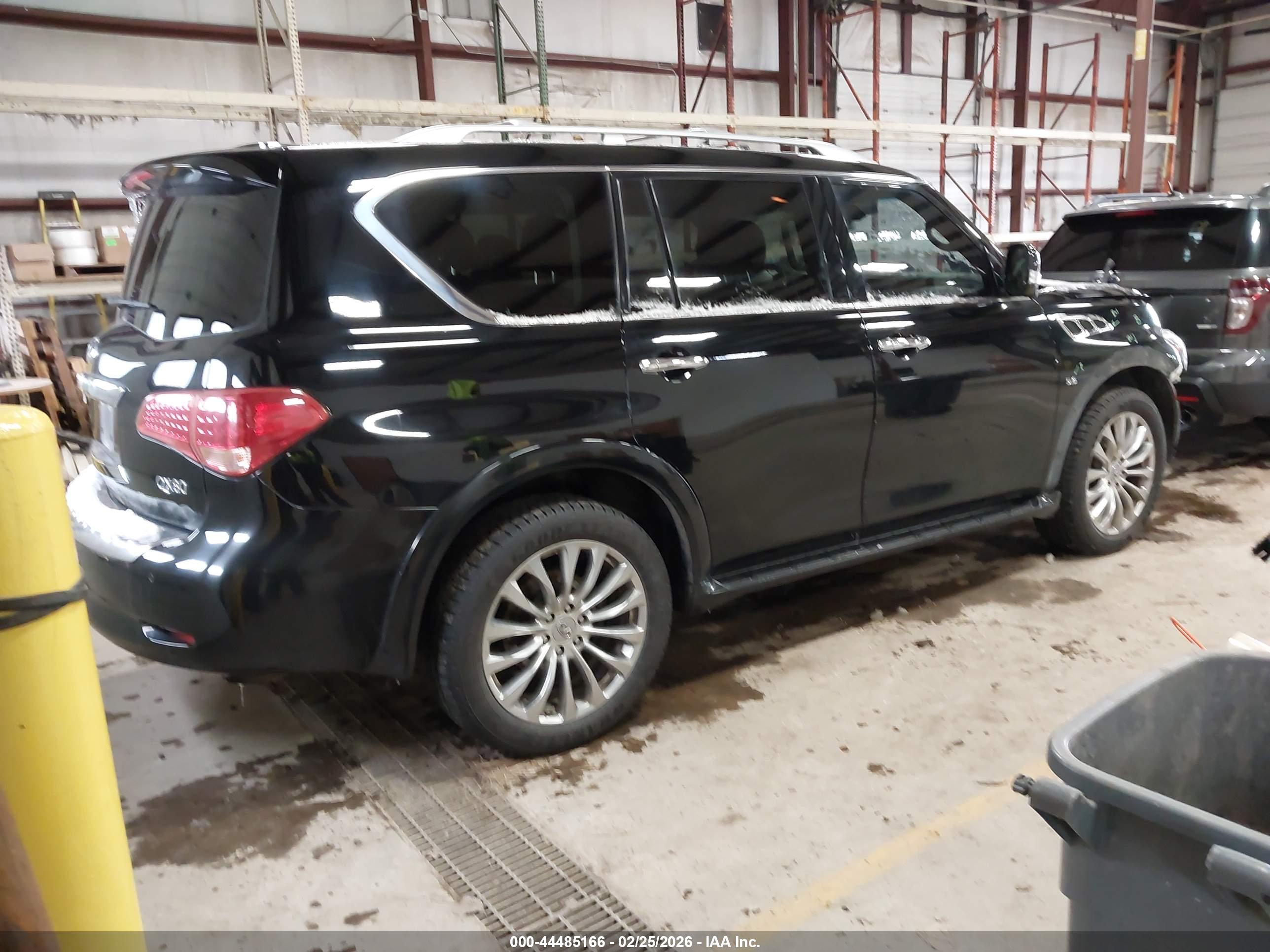 INFINITI QX80 image 4