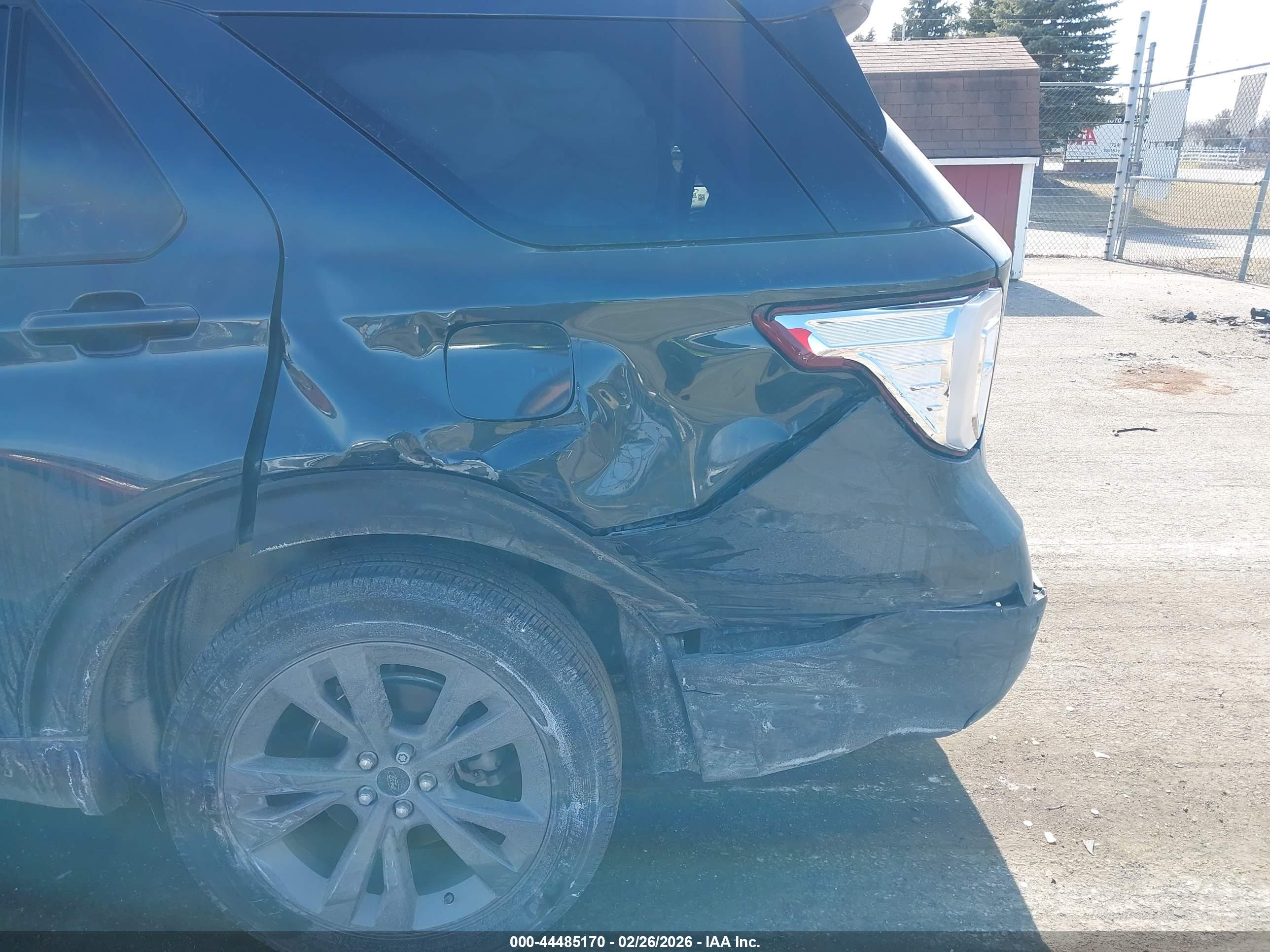 FORD EXPLORER image 6
