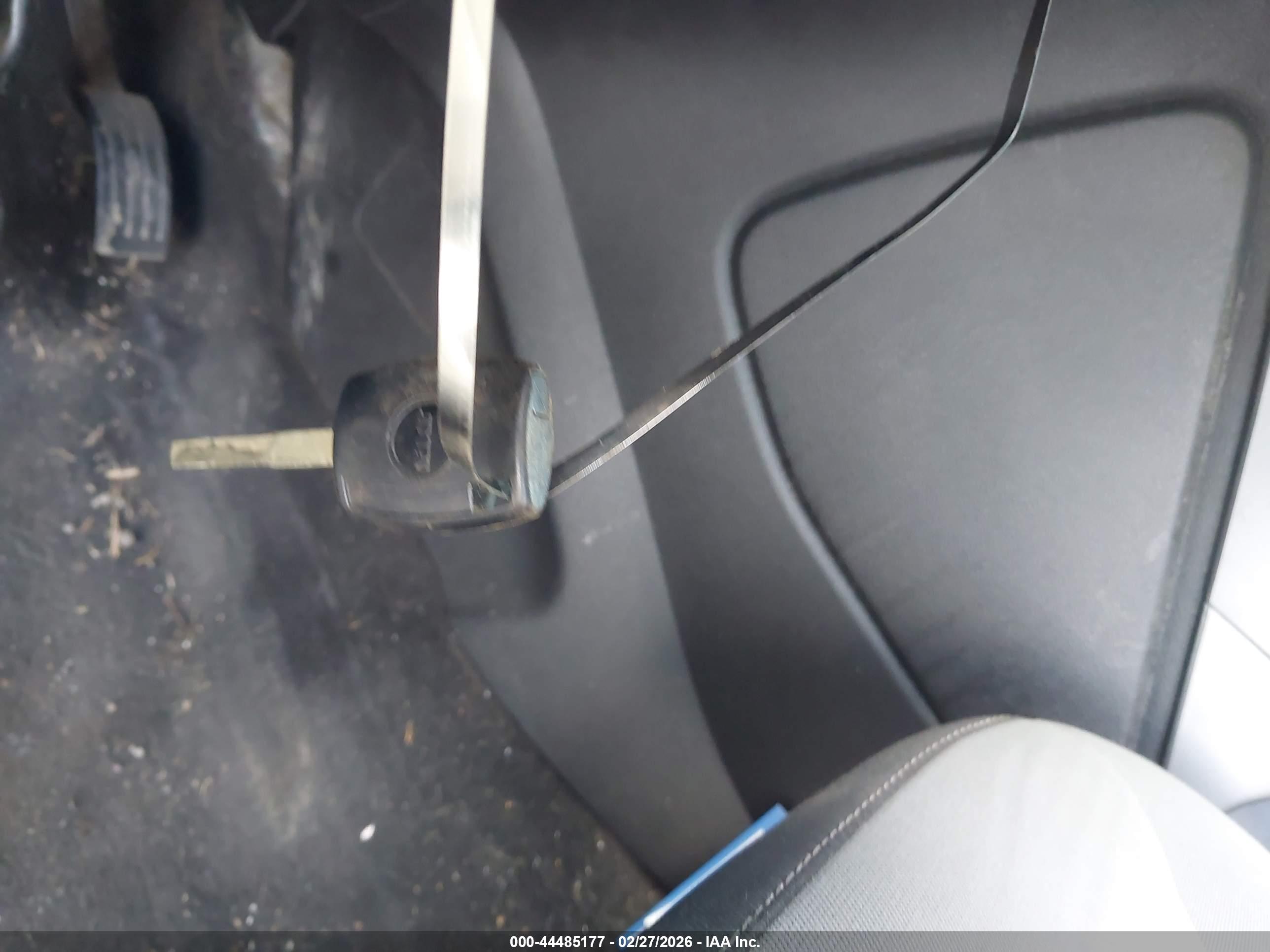 FORD ESCAPE image 11