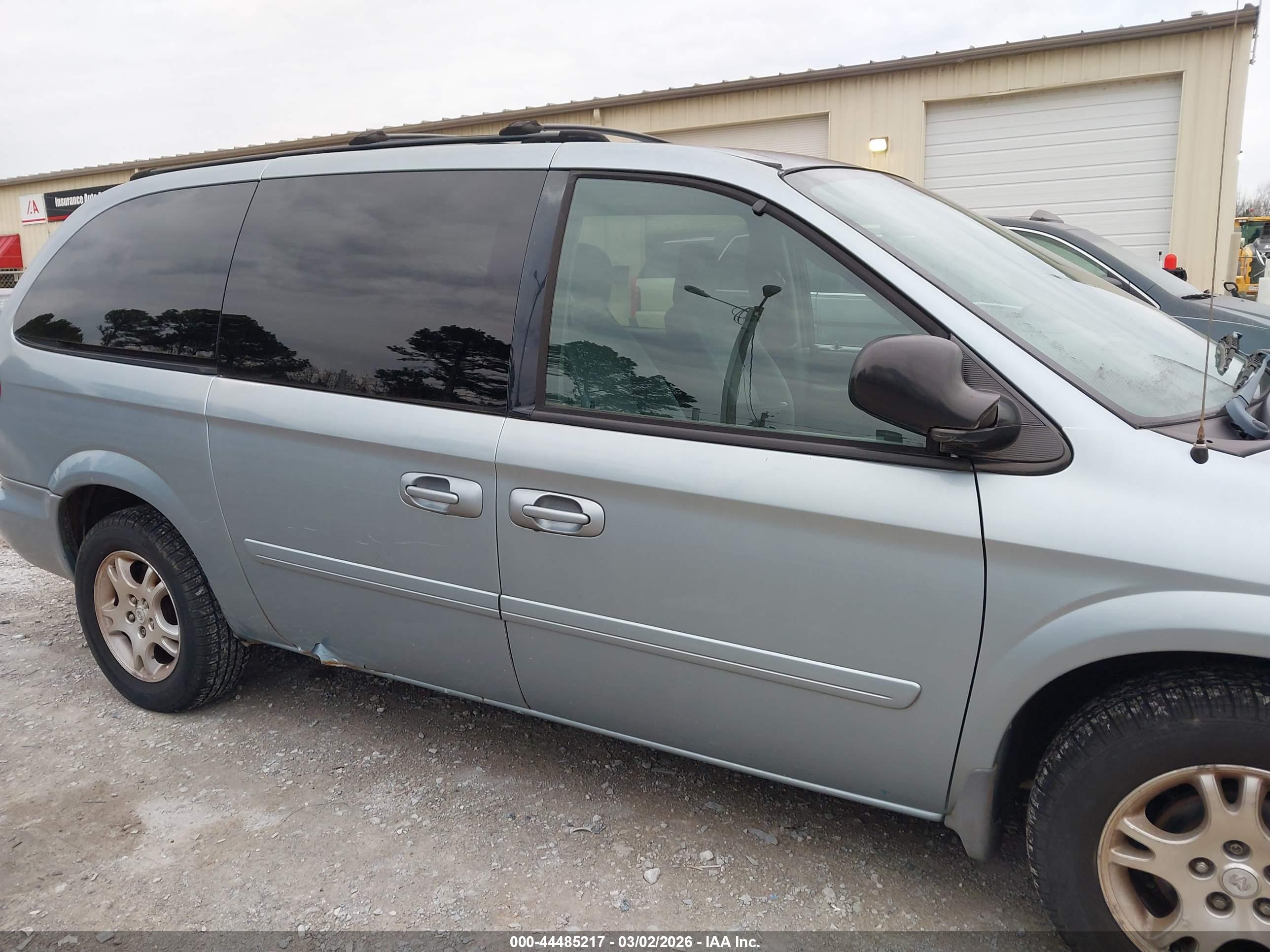 DODGE GRAND image 6