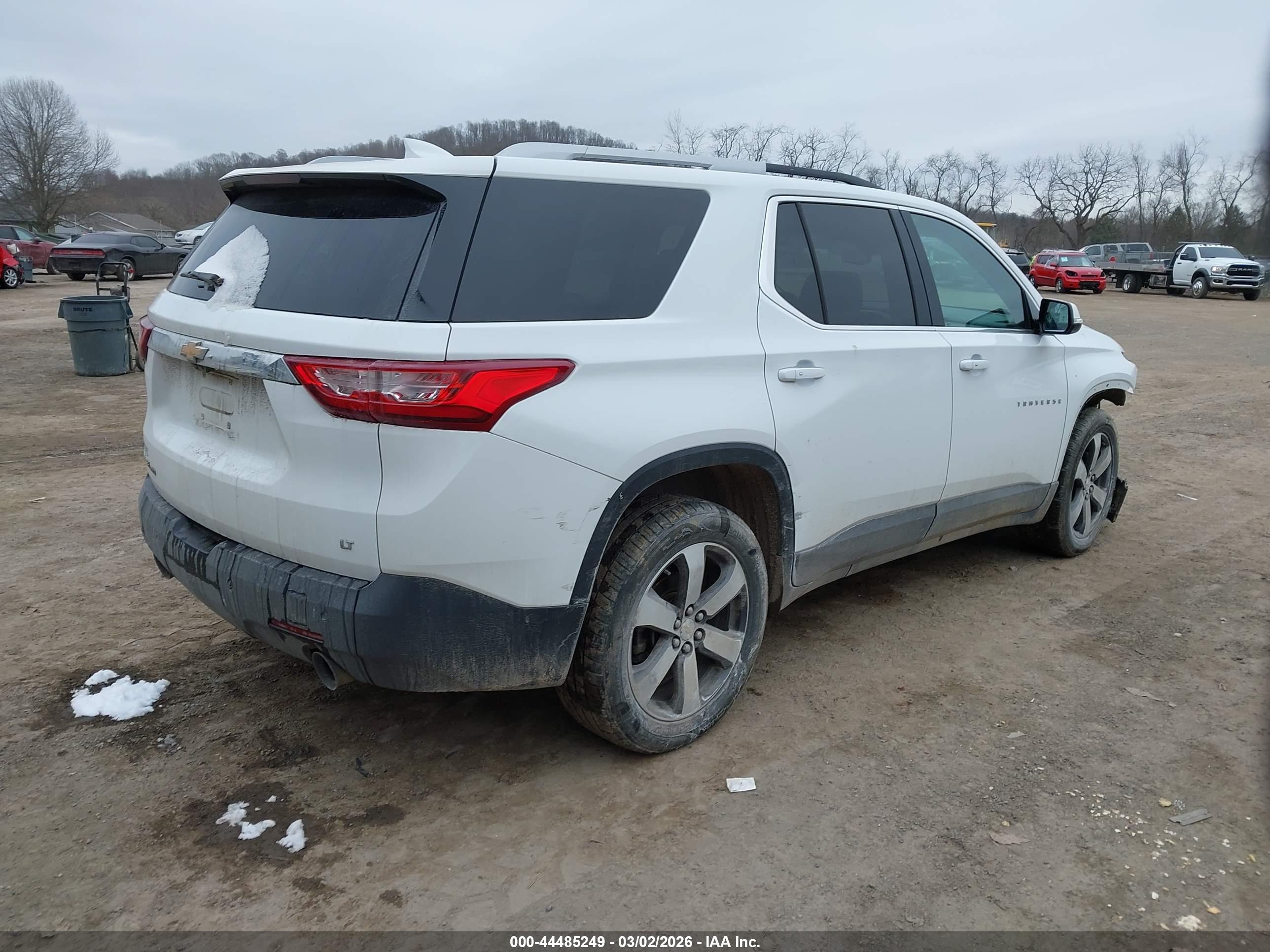 CHEVROLET TRAVERSE image 4