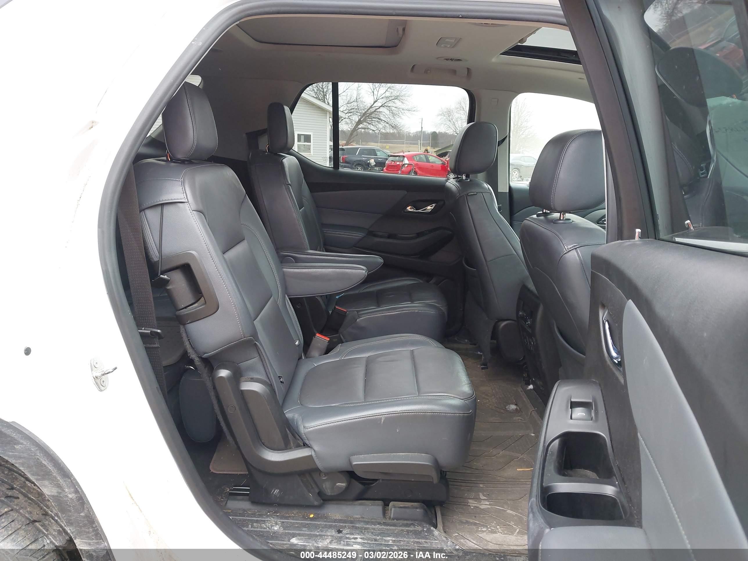CHEVROLET TRAVERSE image 8