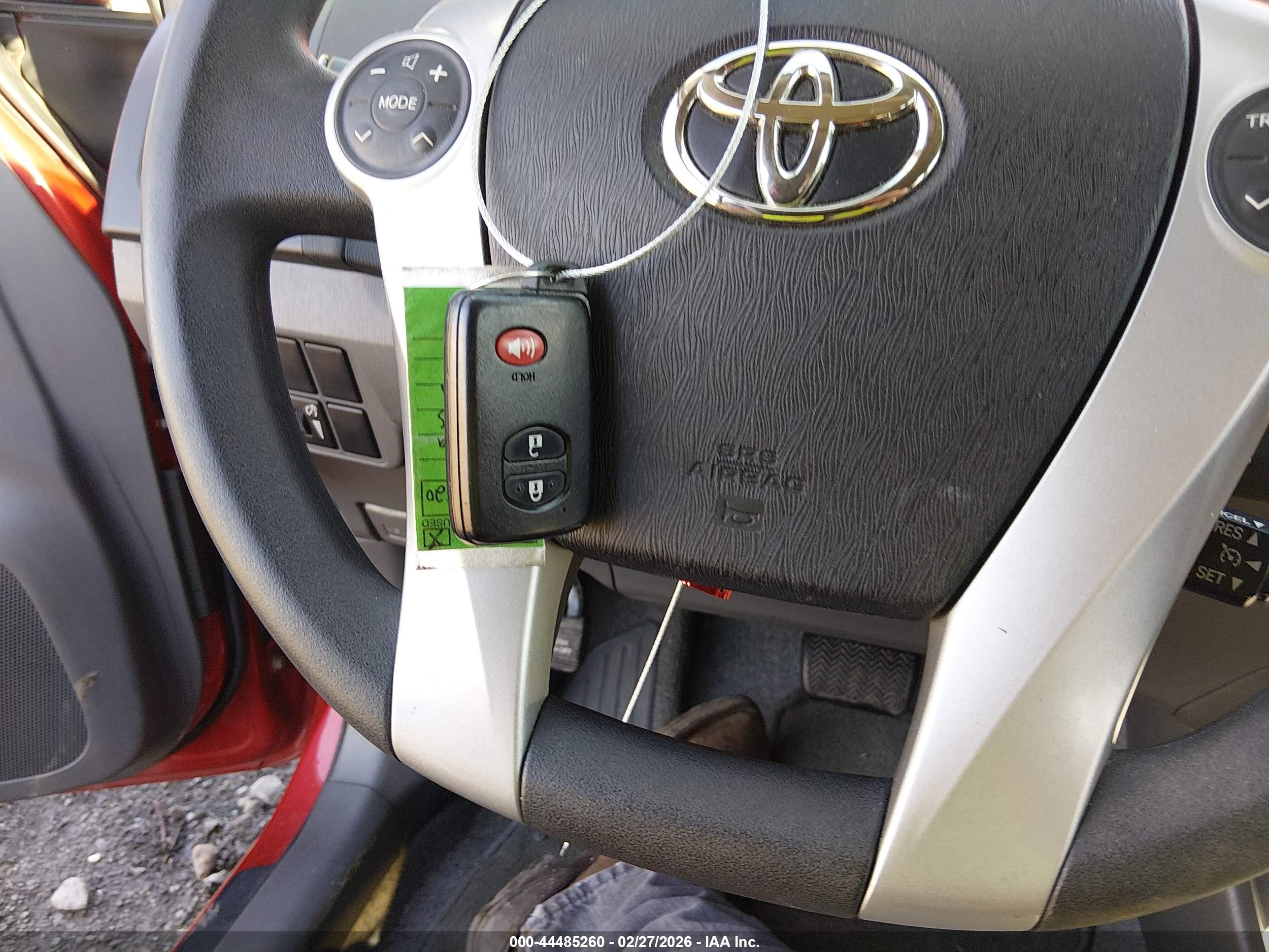 TOYOTA PRIUS image 11