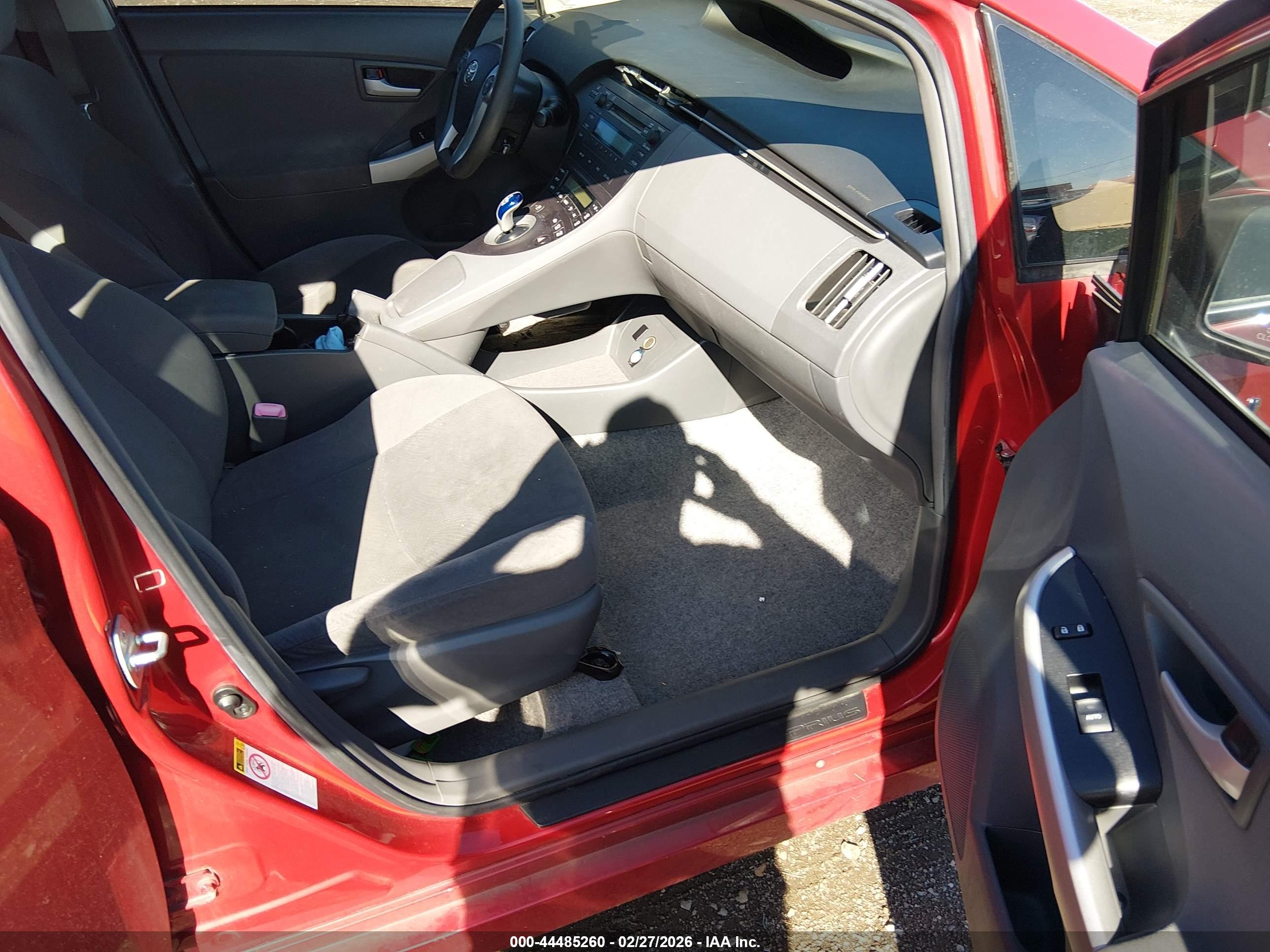 TOYOTA PRIUS image 5