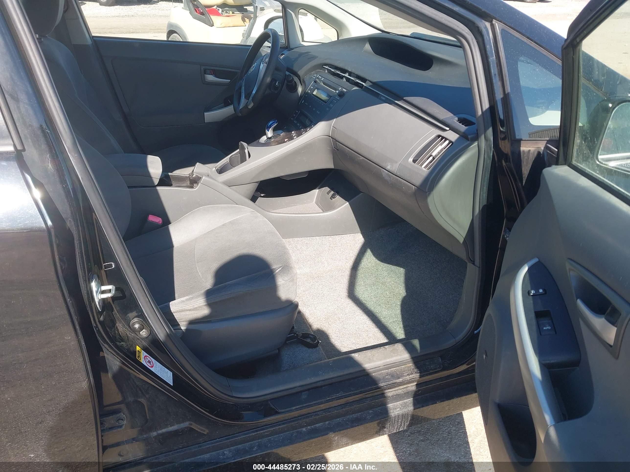 TOYOTA PRIUS image 5