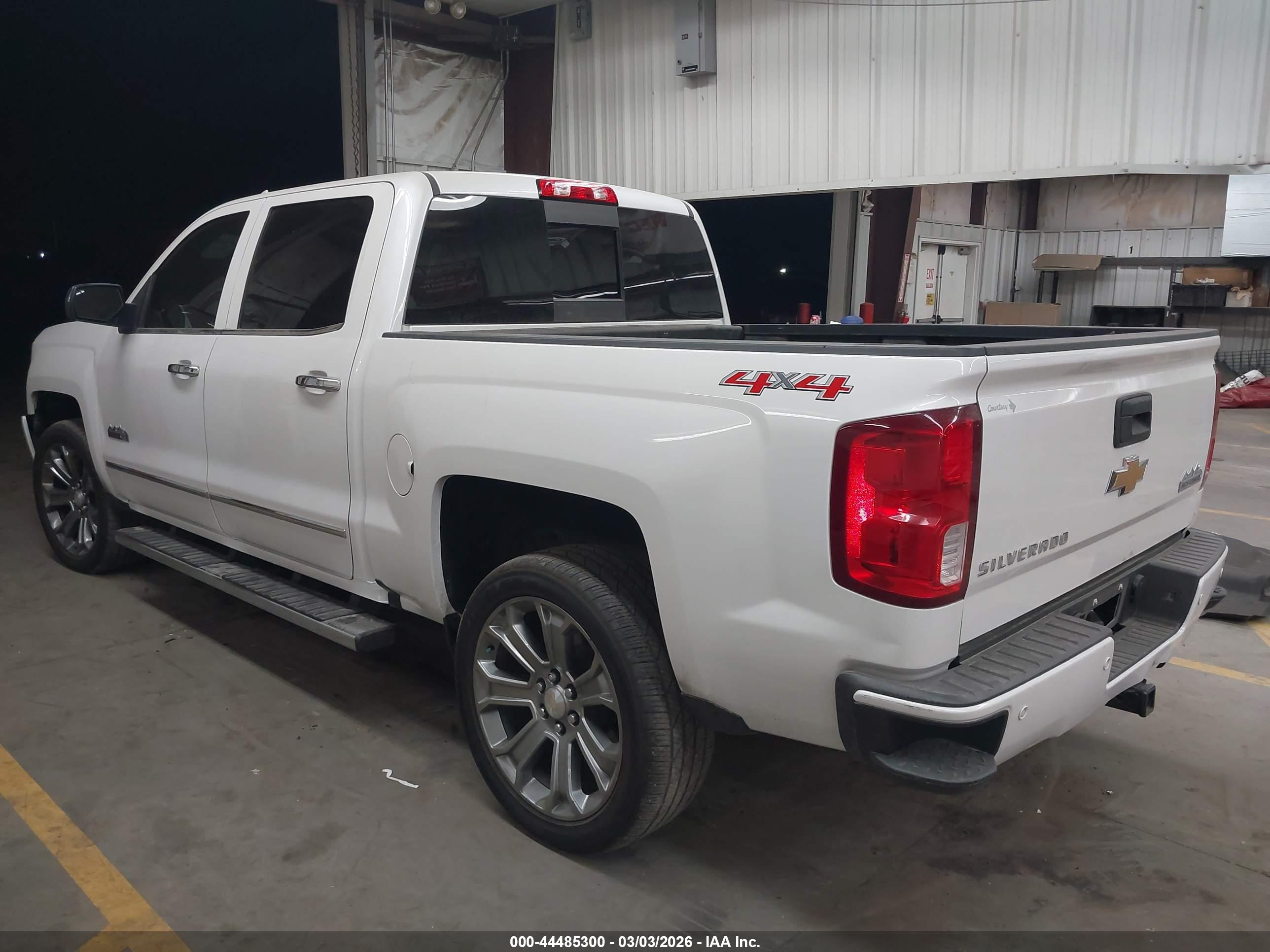 CHEVROLET SILVERADO image 3