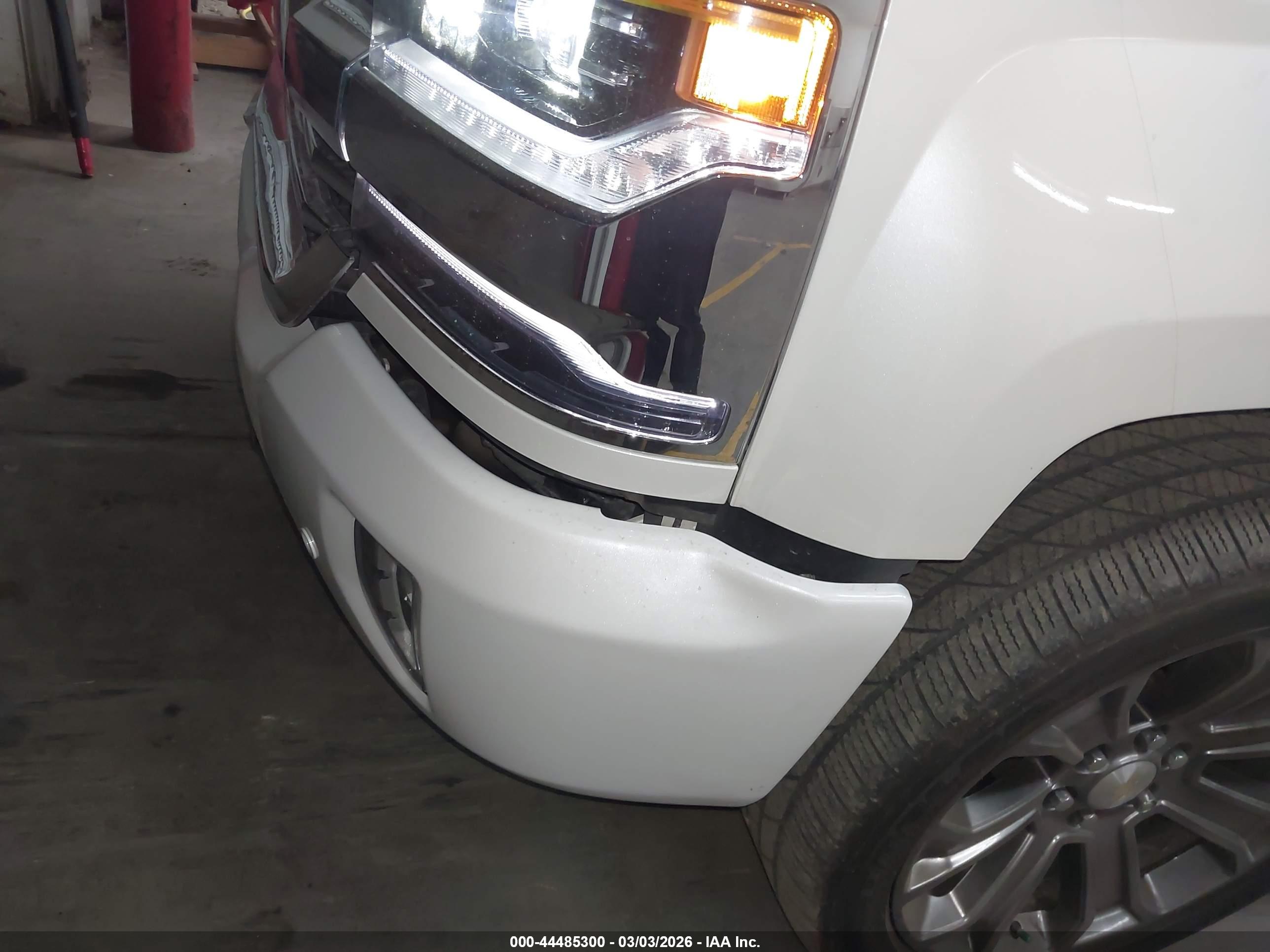 CHEVROLET SILVERADO image 6