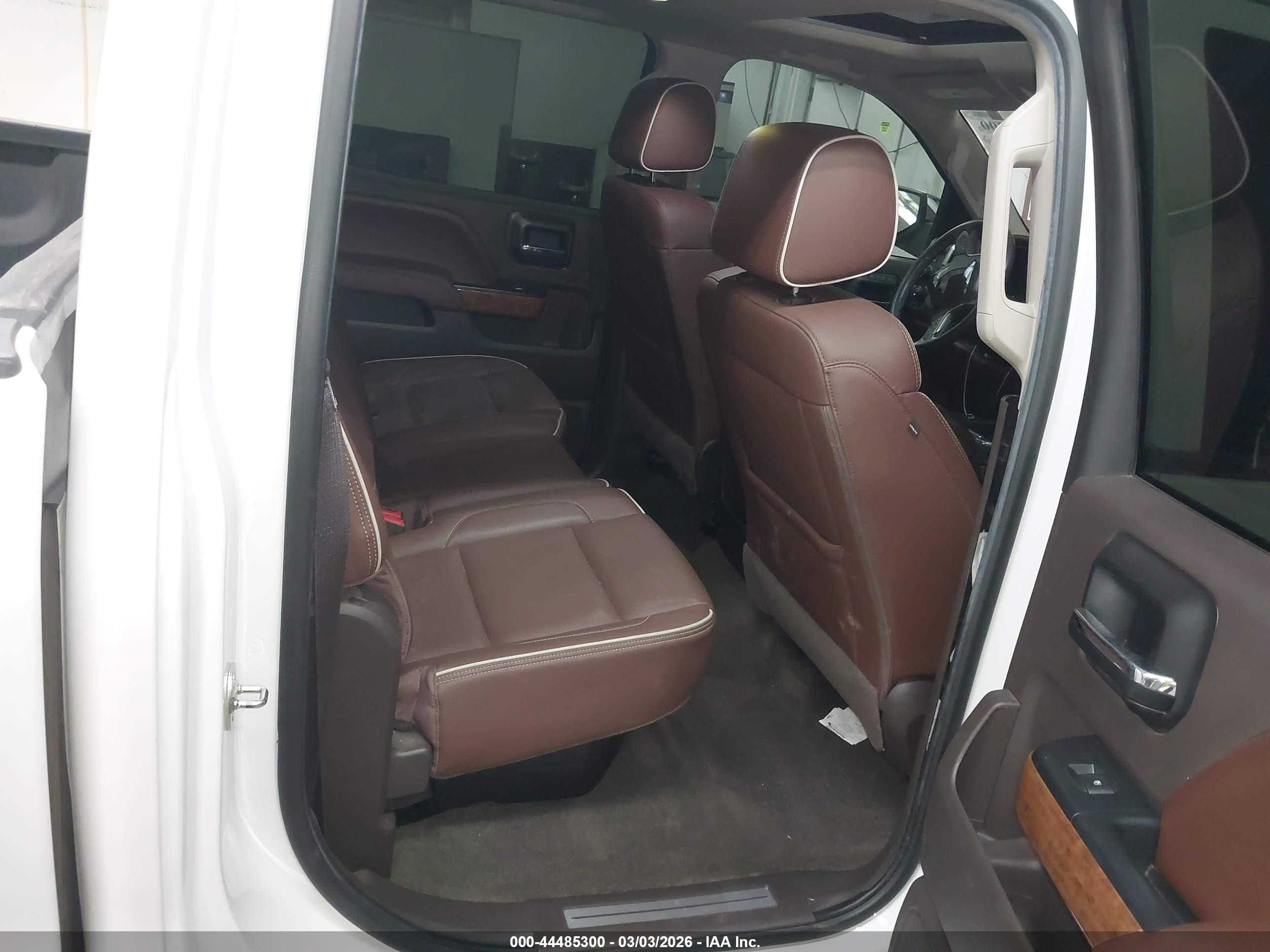 CHEVROLET SILVERADO image 8