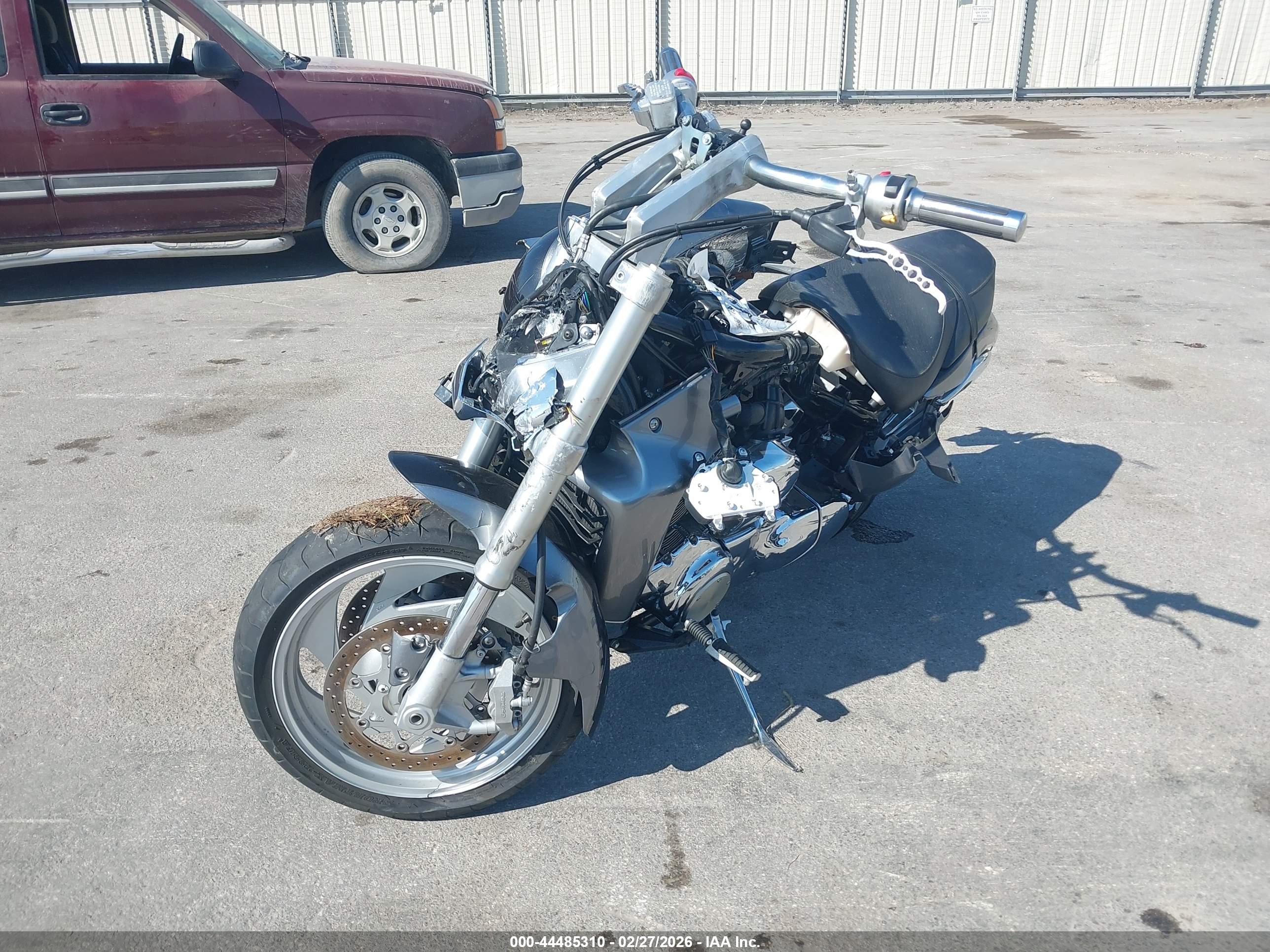 SUZUKI VZR1800 image 2