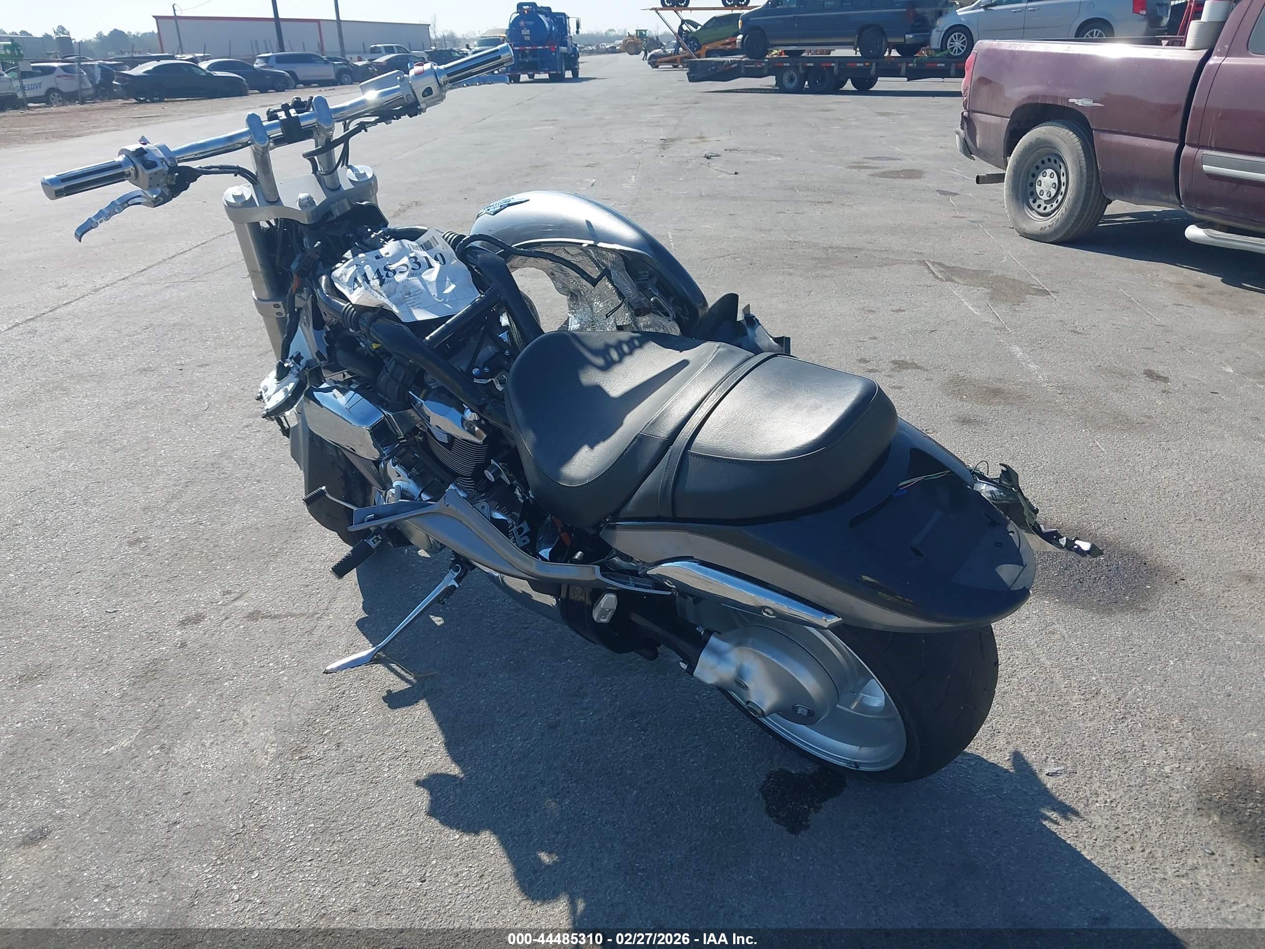 SUZUKI VZR1800 image 3