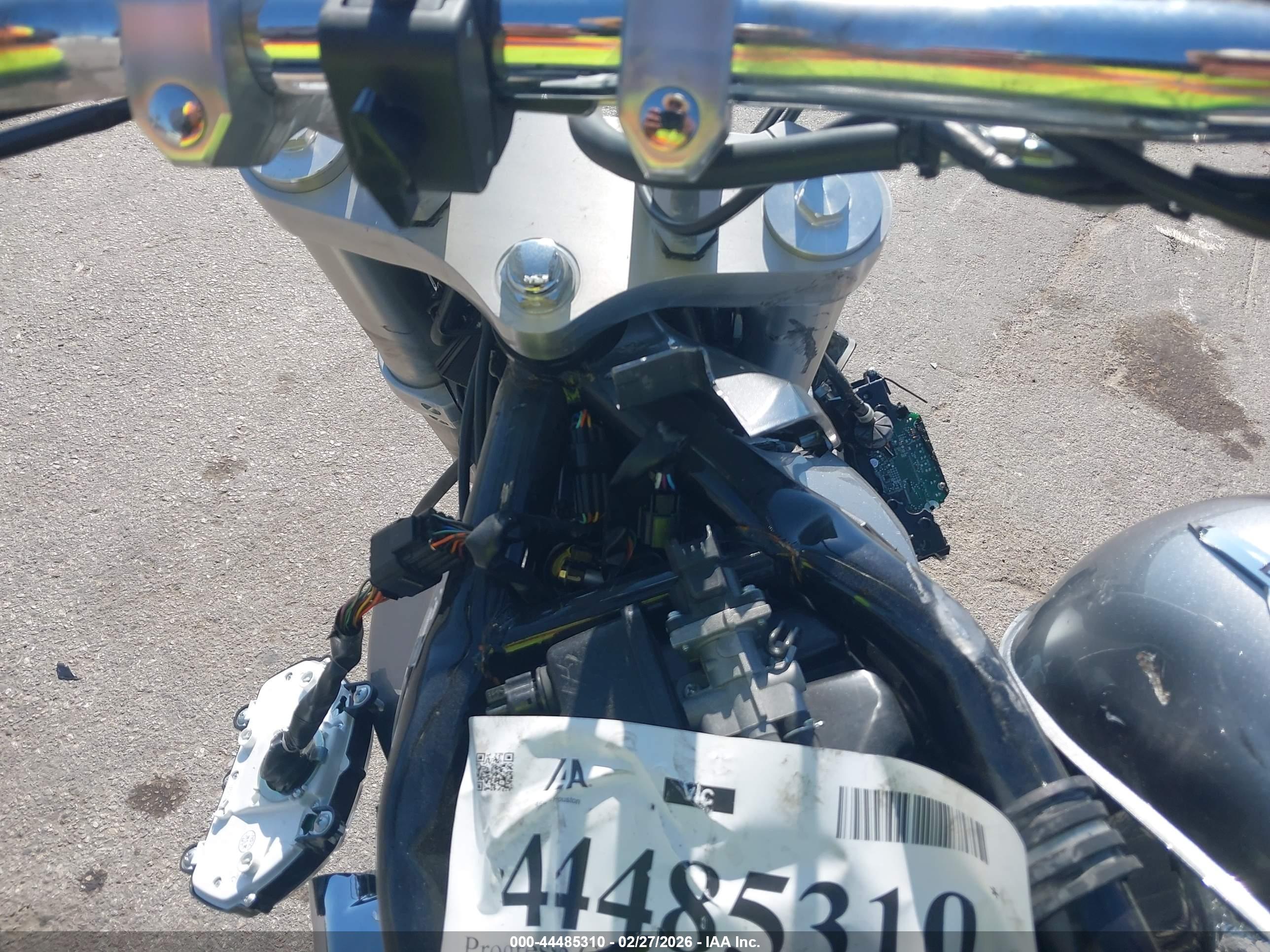 SUZUKI VZR1800 image 7