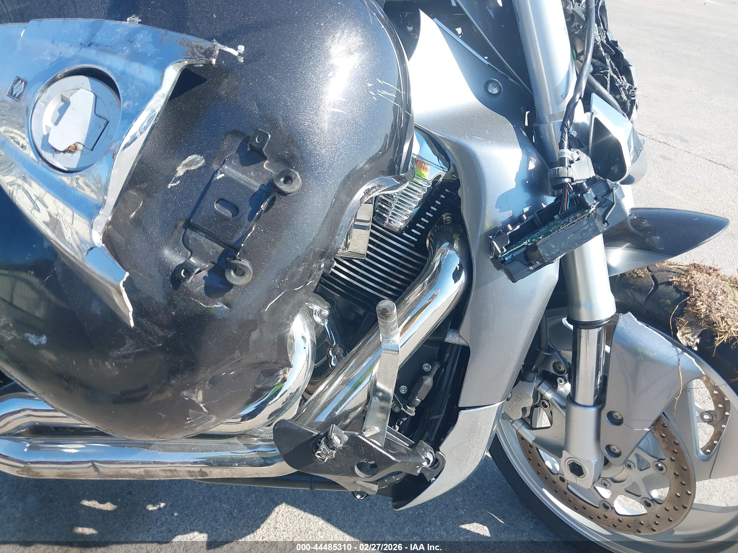 SUZUKI VZR1800 image 8