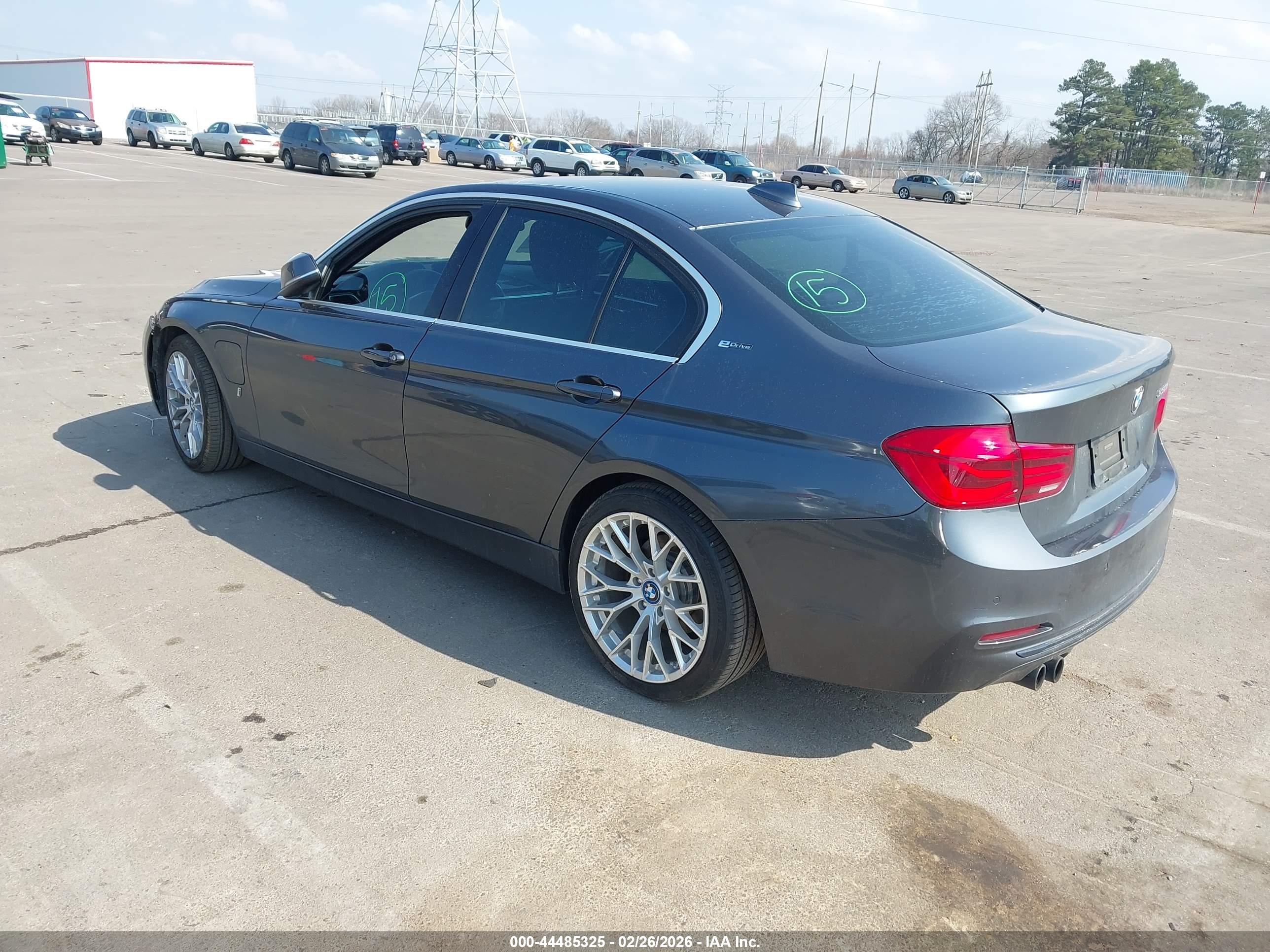 BMW 330E image 3