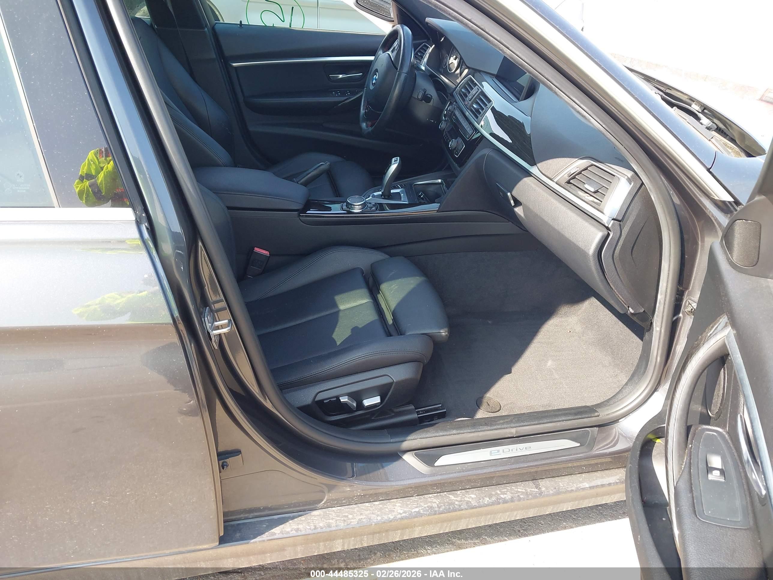 BMW 330E image 5