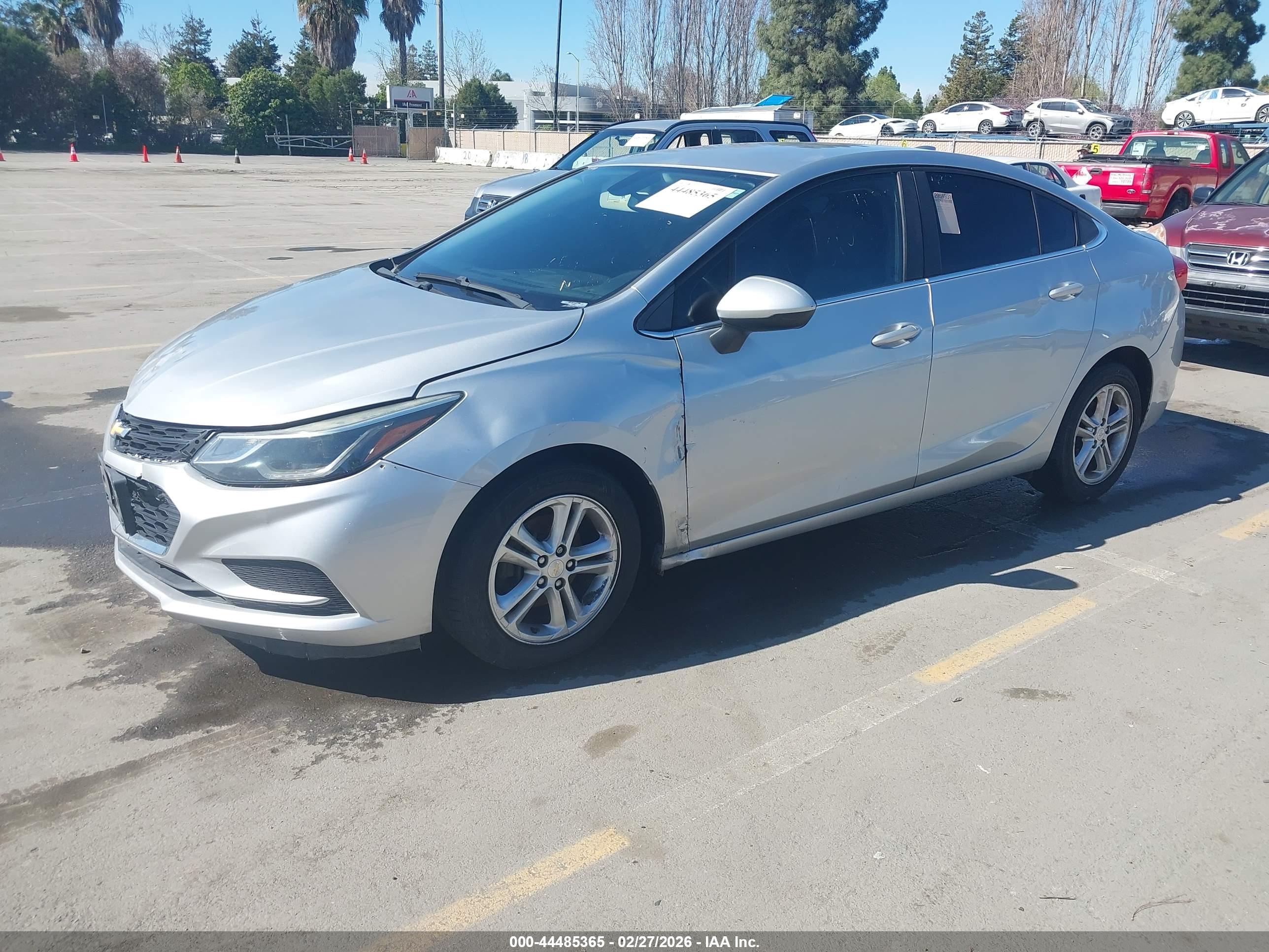 CHEVROLET CRUZE image 2