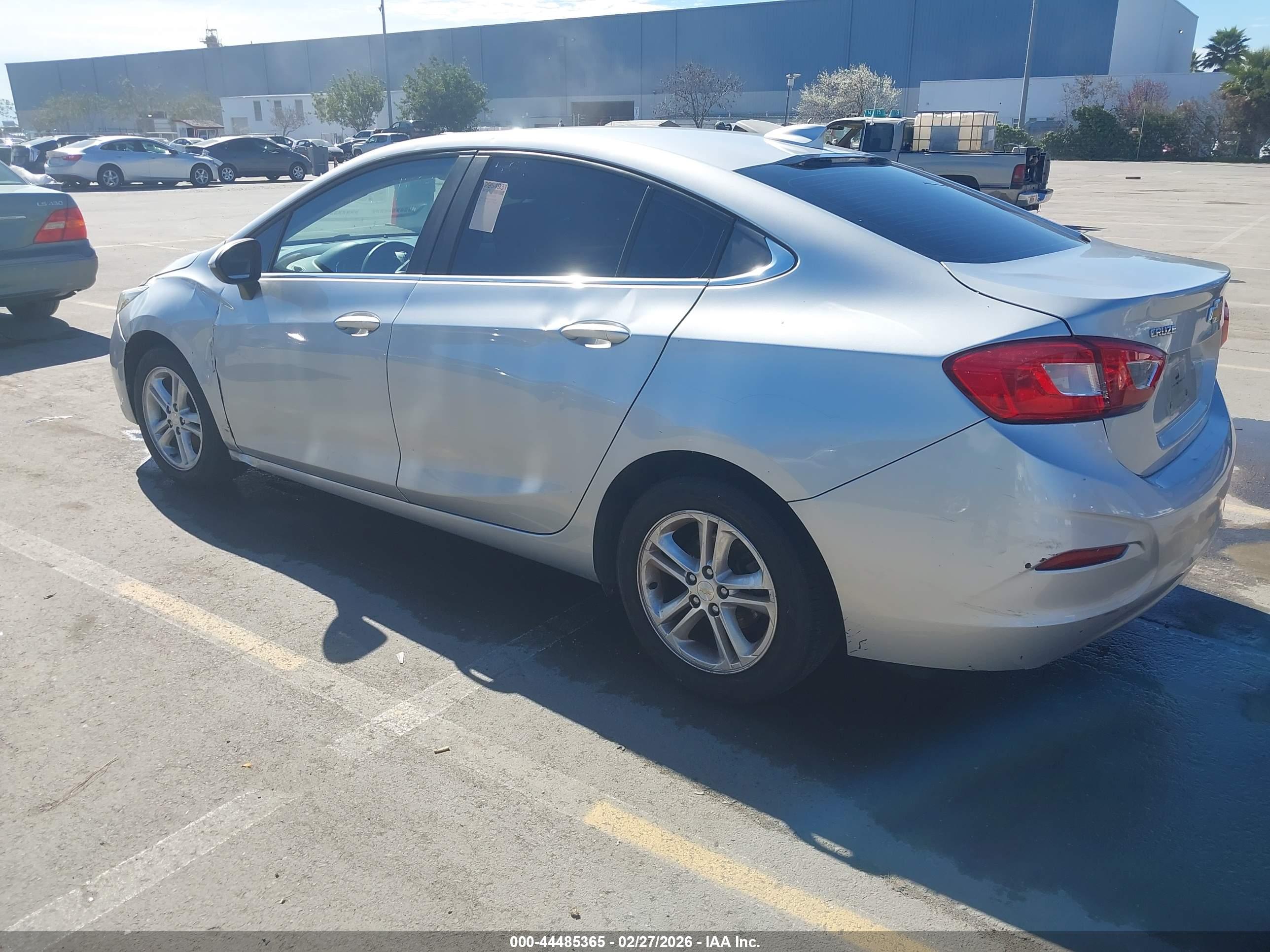 CHEVROLET CRUZE image 3