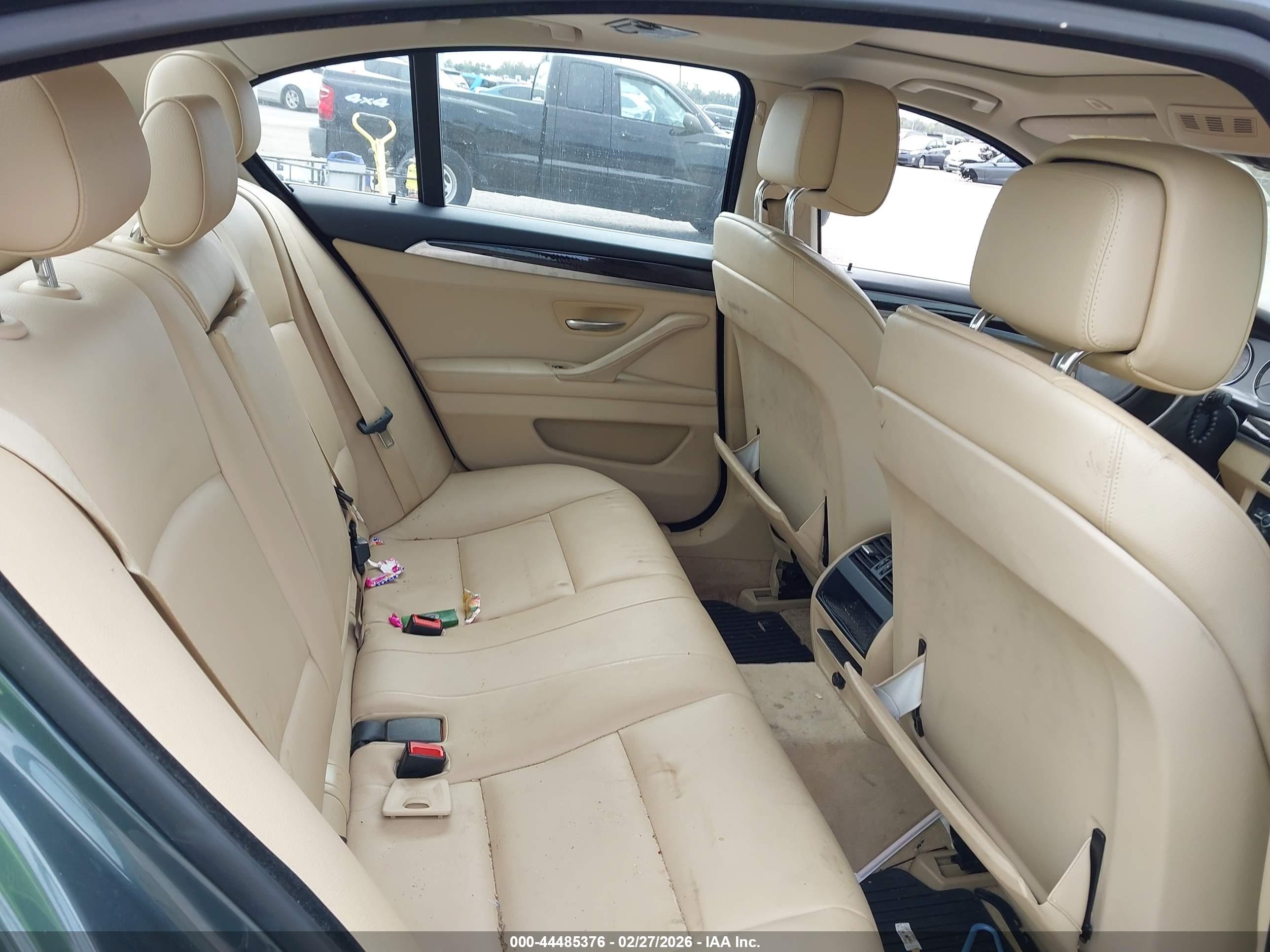 BMW 528I image 8