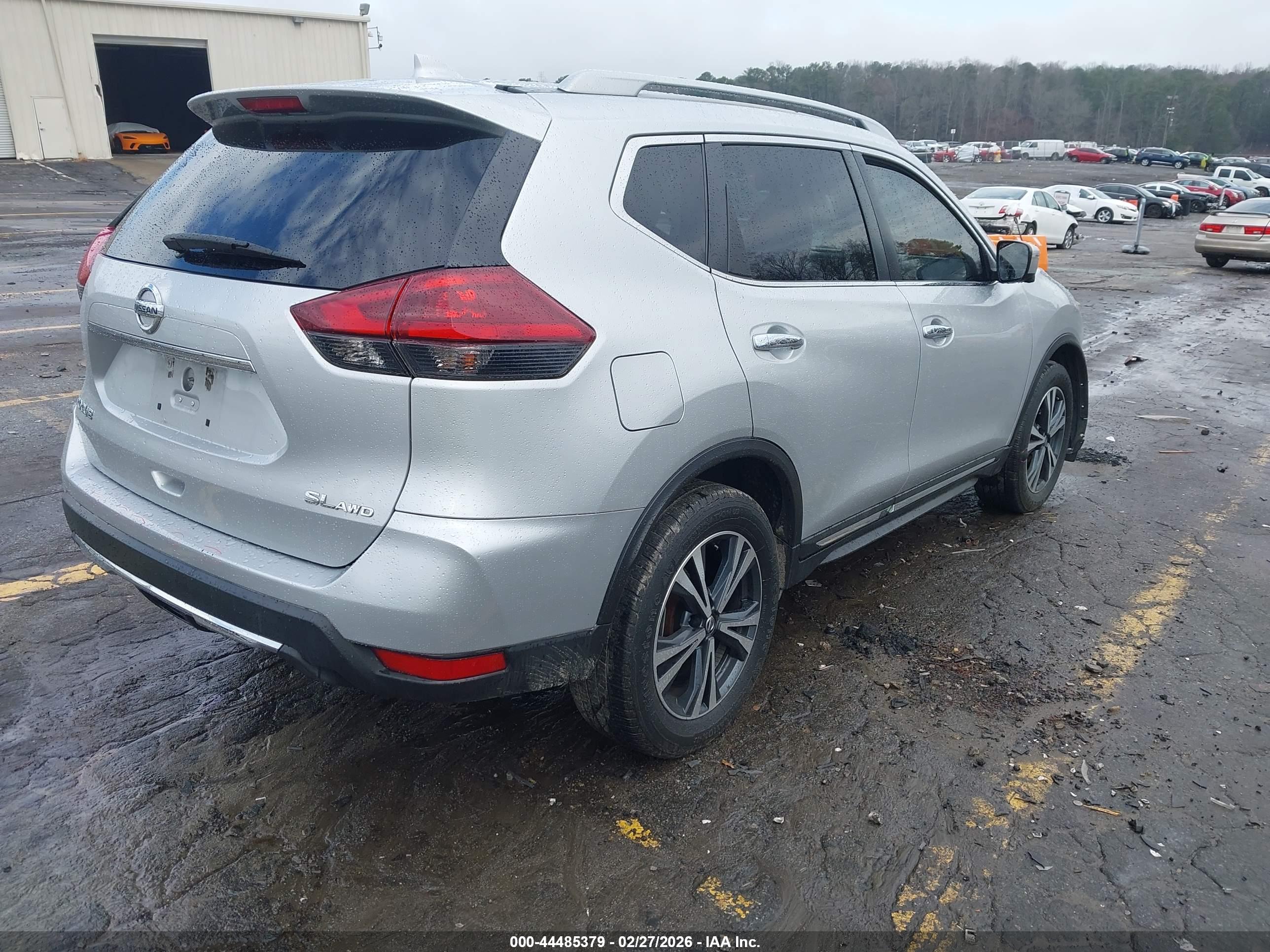 NISSAN ROGUE image 4