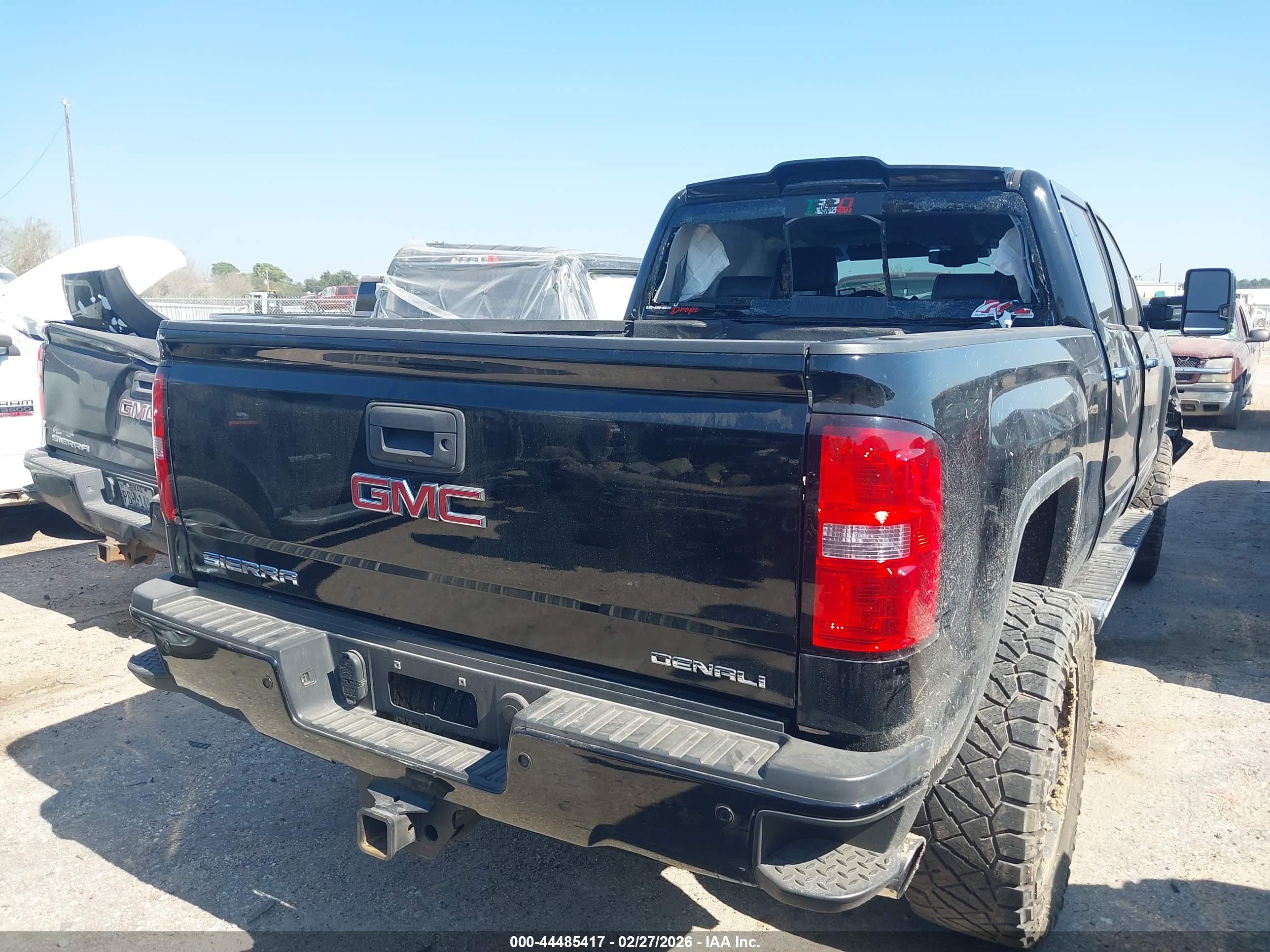 GMC SIERRA image 4