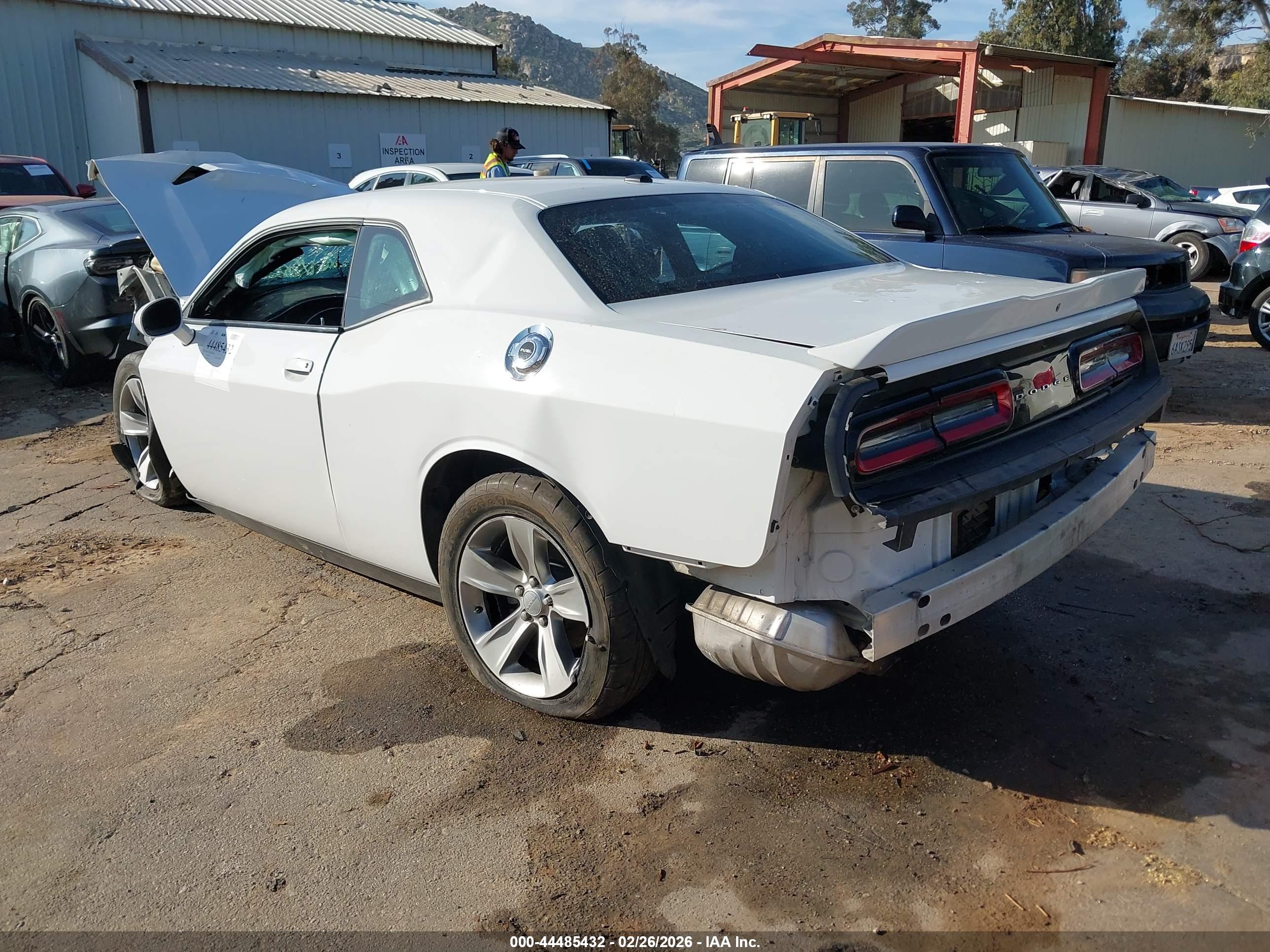 DODGE CHALLENGER image 3