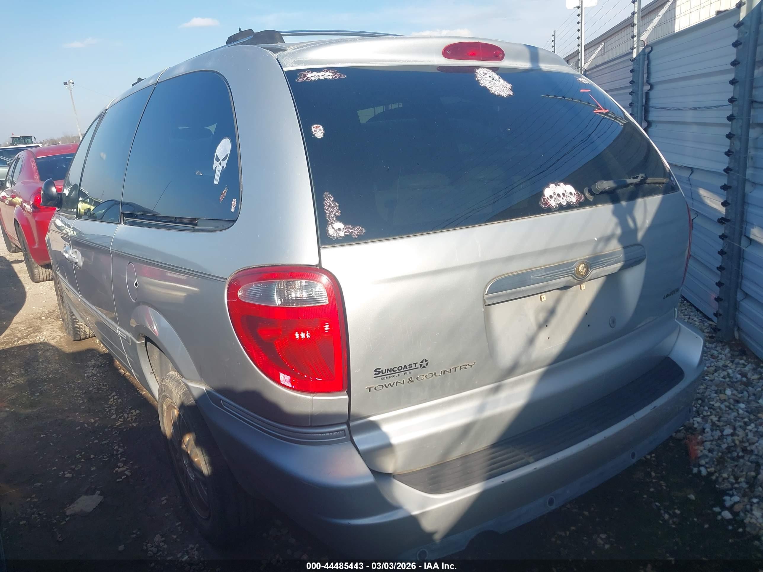 CHRYSLER TOWN image 3